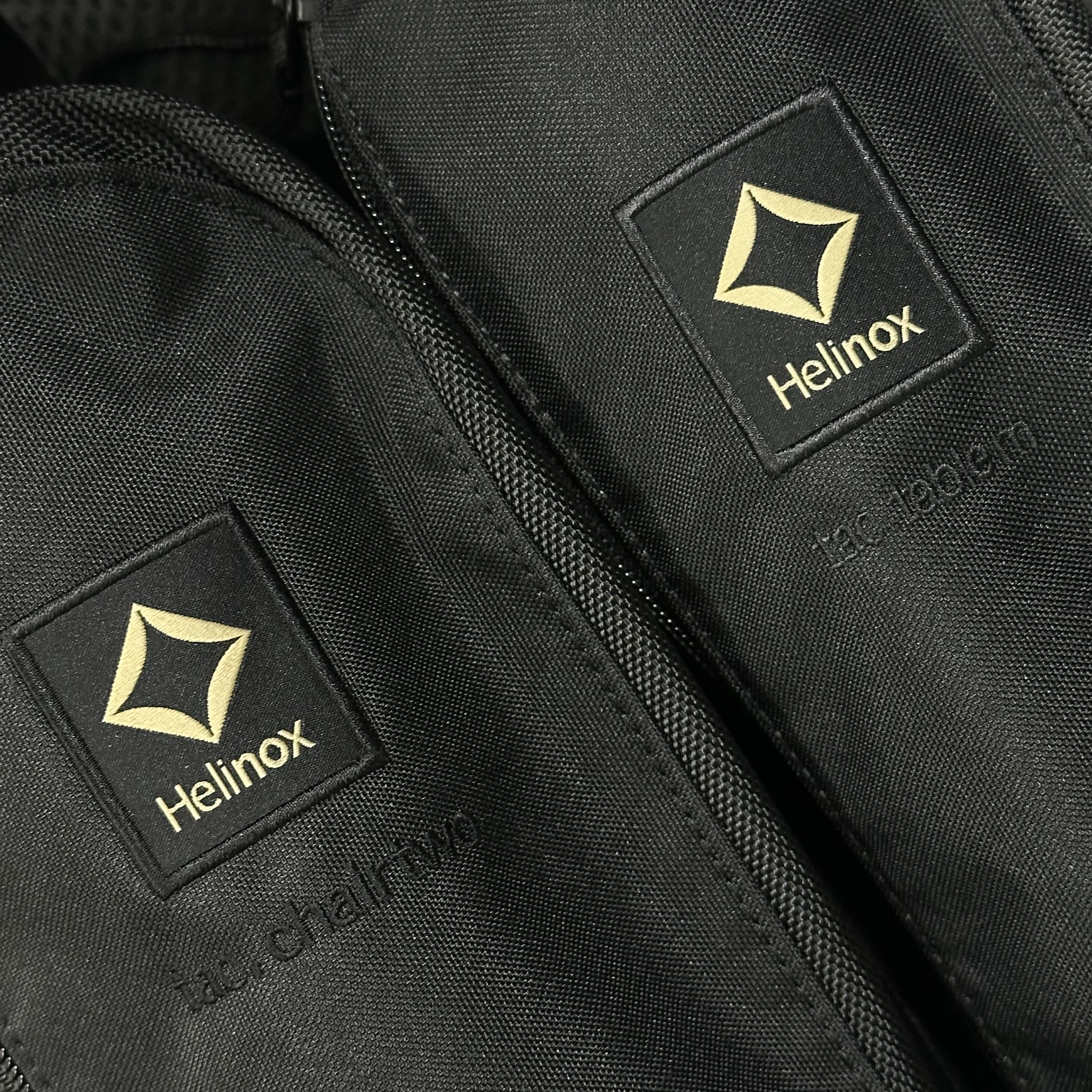 Helinox Tactical Table M Black, Helinox Tactical Chair Two Black 착용 스타일