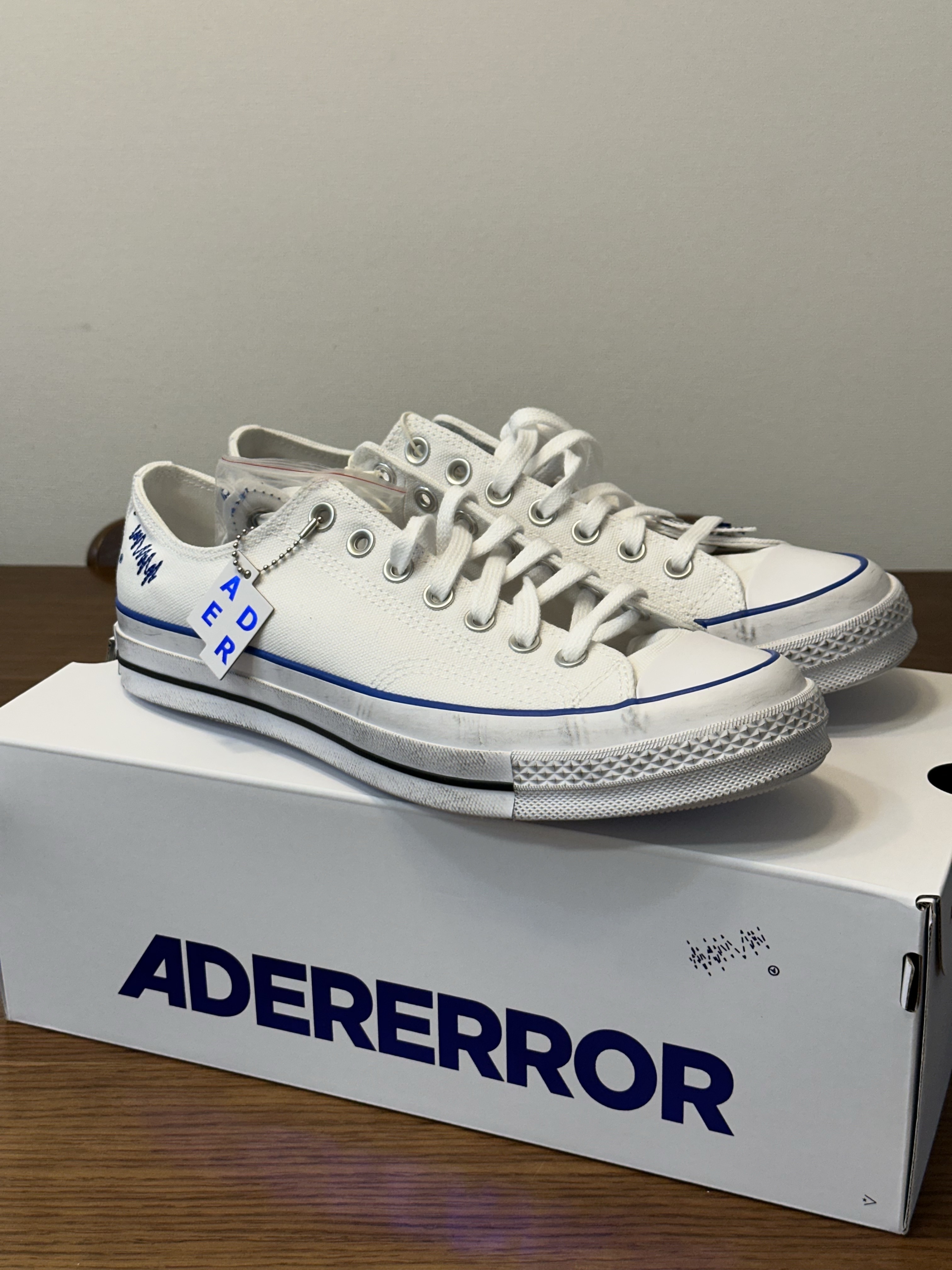 Converse x Ader Error Sig; Chuck 70 Low White Blue 착용 스타일 - 1