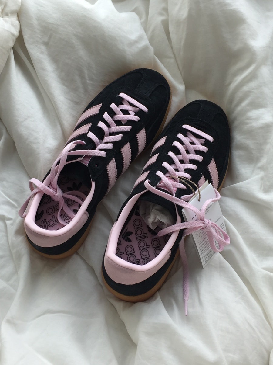 (W) Adidas Spezial Handball Core Black Clear Pink 착용 스타일