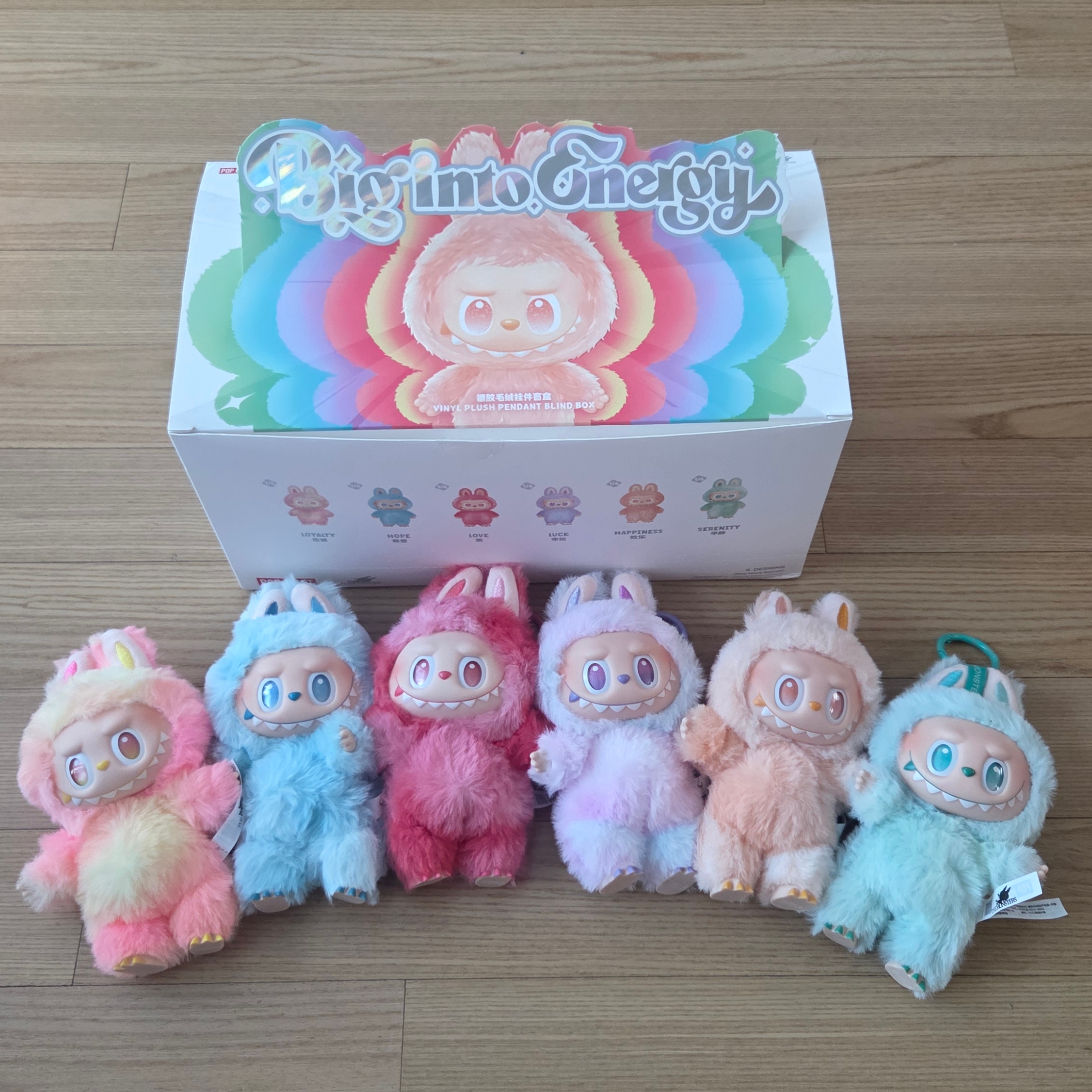 Pop Mart Labubu The Monsters Highlight Series Sealed Case (6 Blind Boxes) 착용 스타일