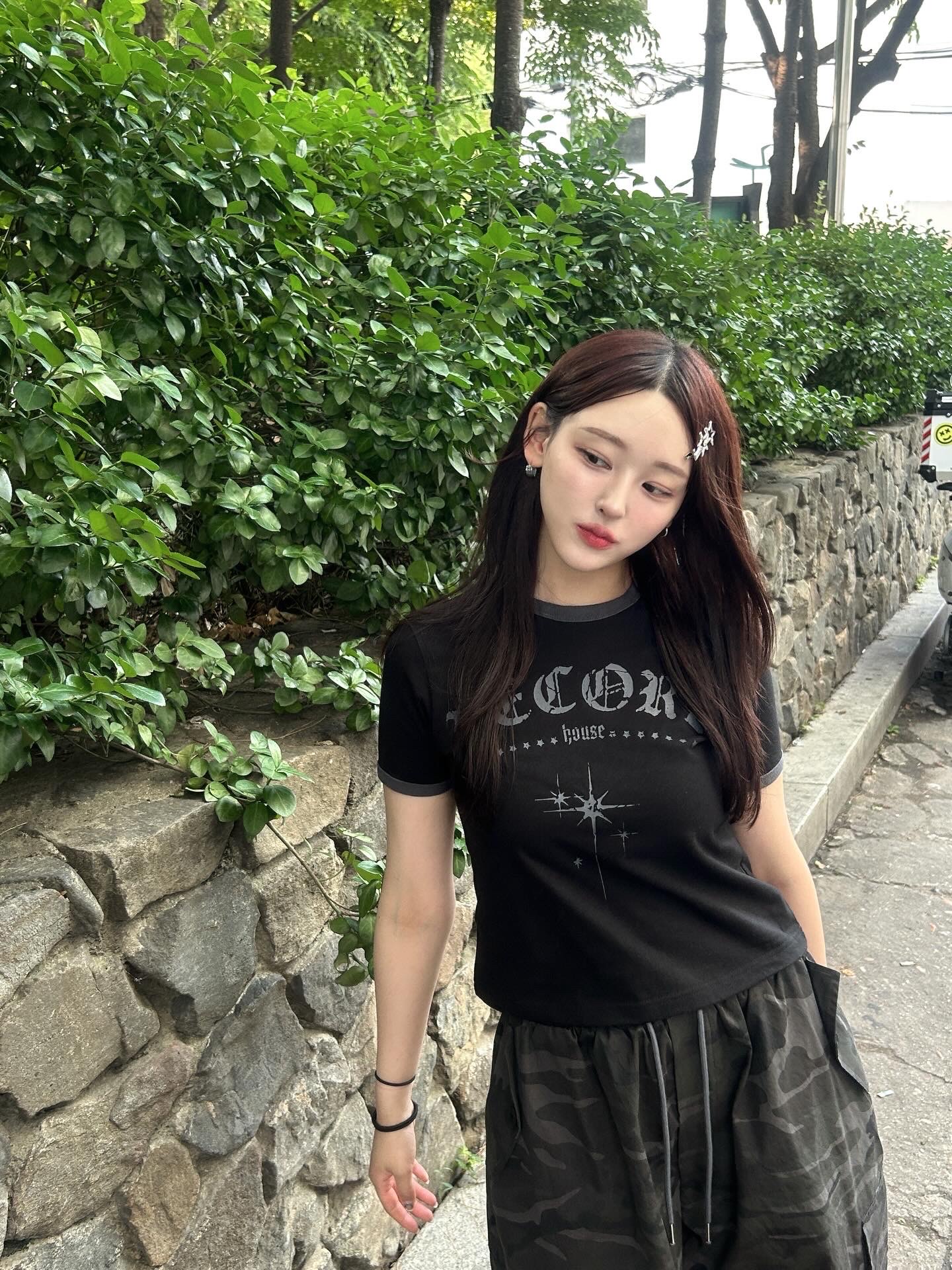 SLOW RECORD HOUSE Unisex RECORD Ringer Tee Black 착용 스타일 - 6