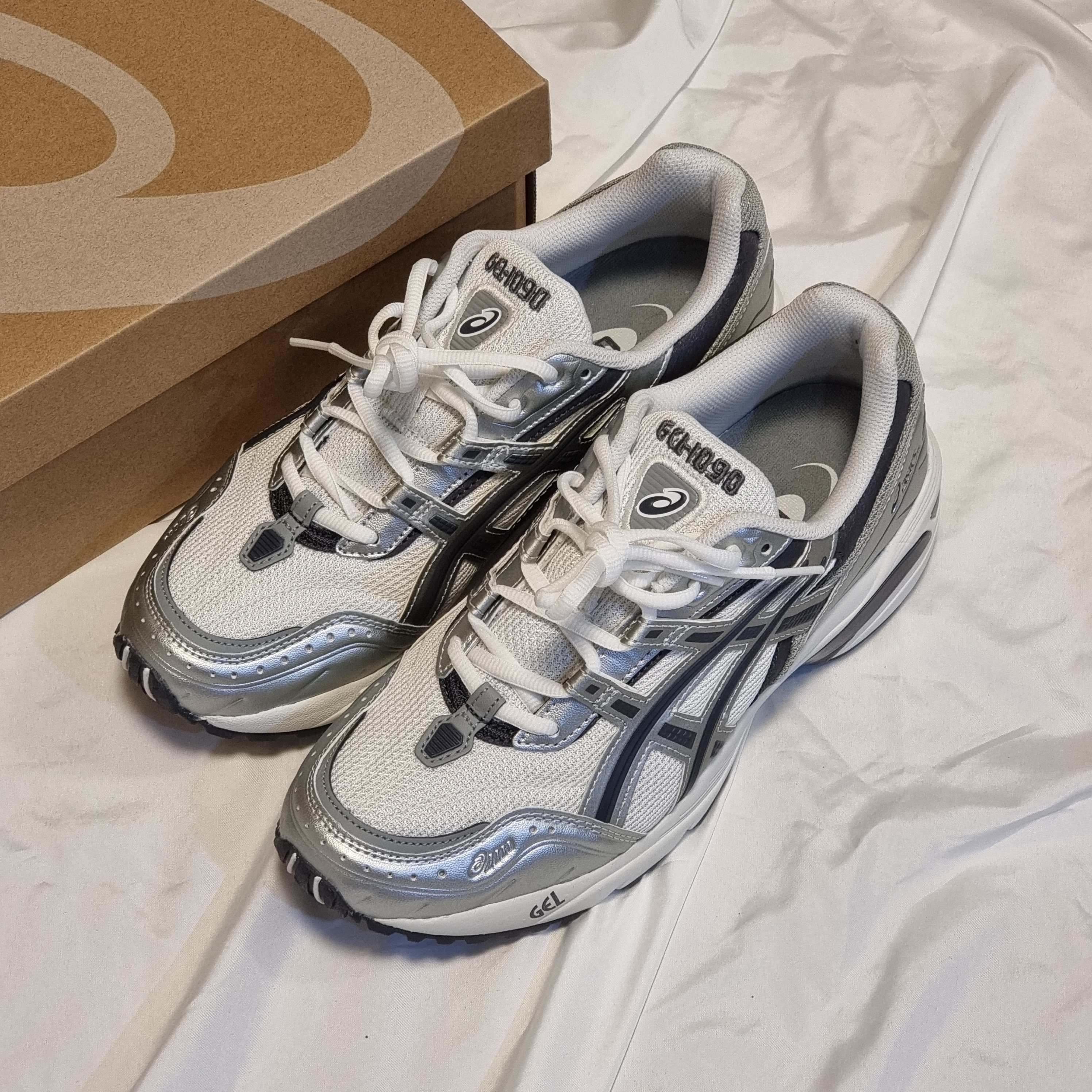 Asics Gel-1090 White Silver 착용 스타일