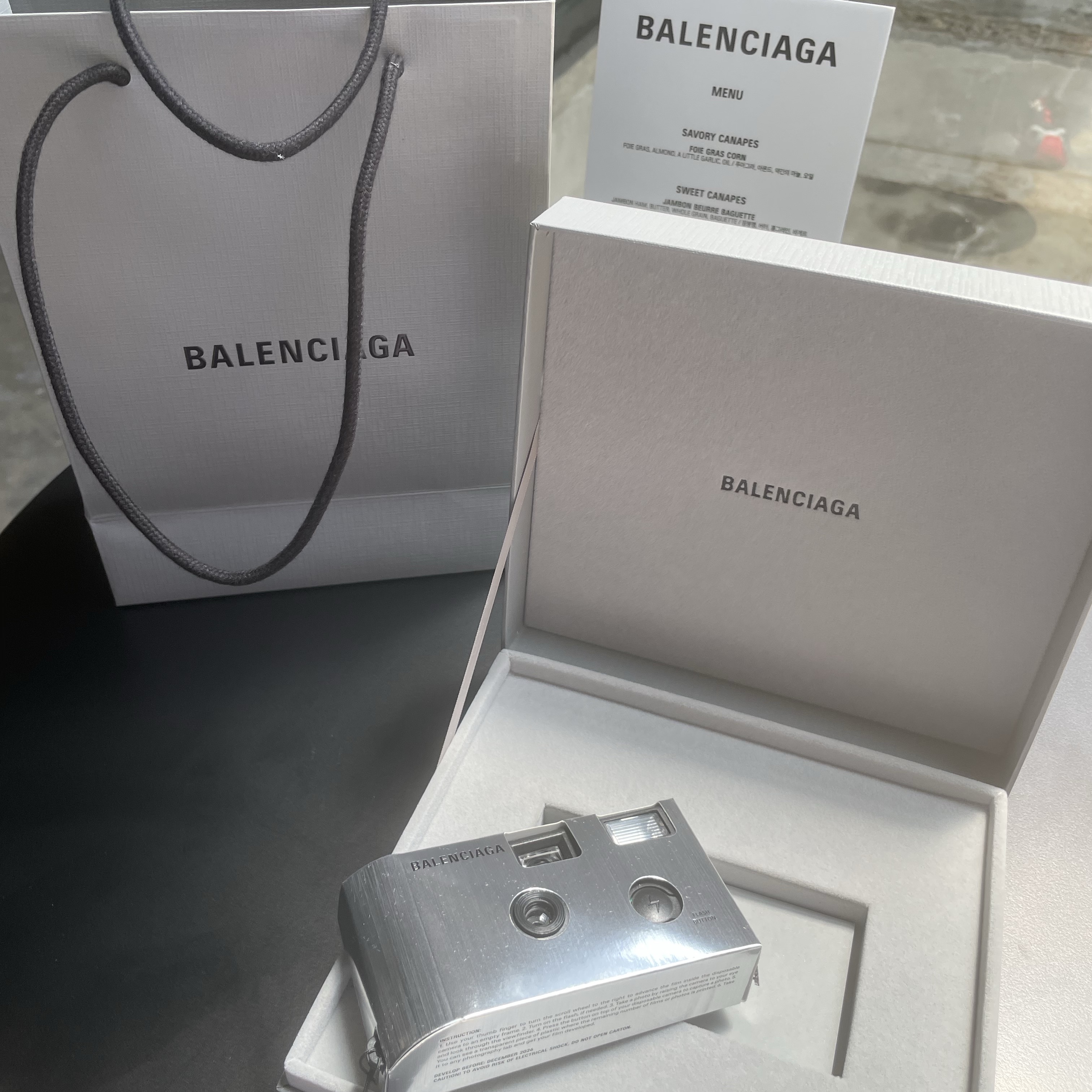 Balenciaga Platform Reduced Sneakers Black Grey 착용 스타일 - 5