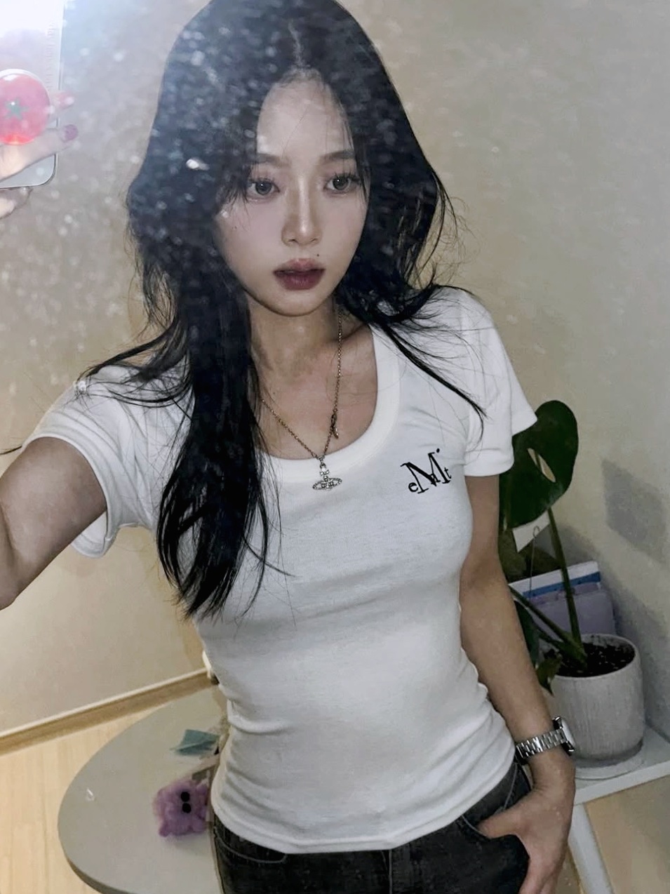 MUCENT Ferring Midi Round Neck Half T White 착용 스타일