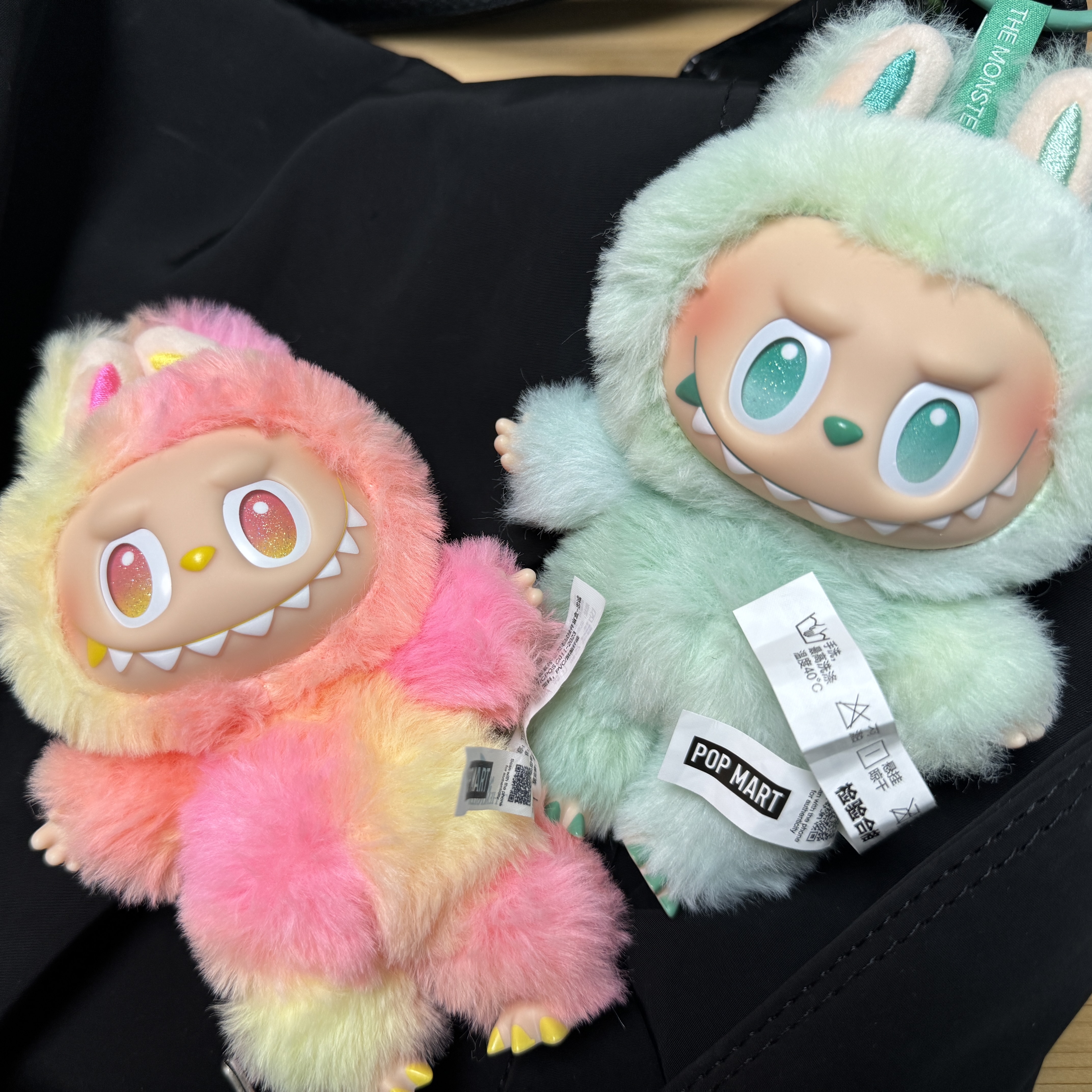 Pop Mart Labubu The Monsters Highlight Series Sealed Case (Bundle of 2/1 Blind Box) 착용 스타일 - 2