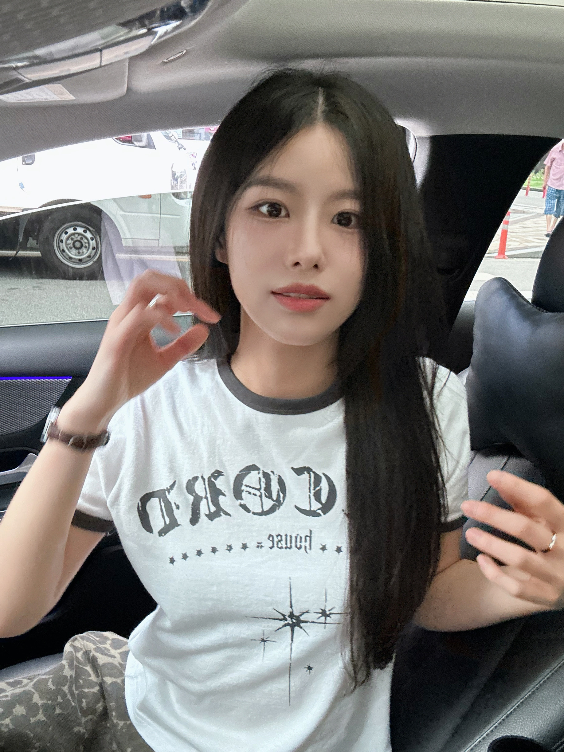 SLOW RECORD HOUSE Unisex RECORD Ringer Tee White 착용 스타일 - 4
