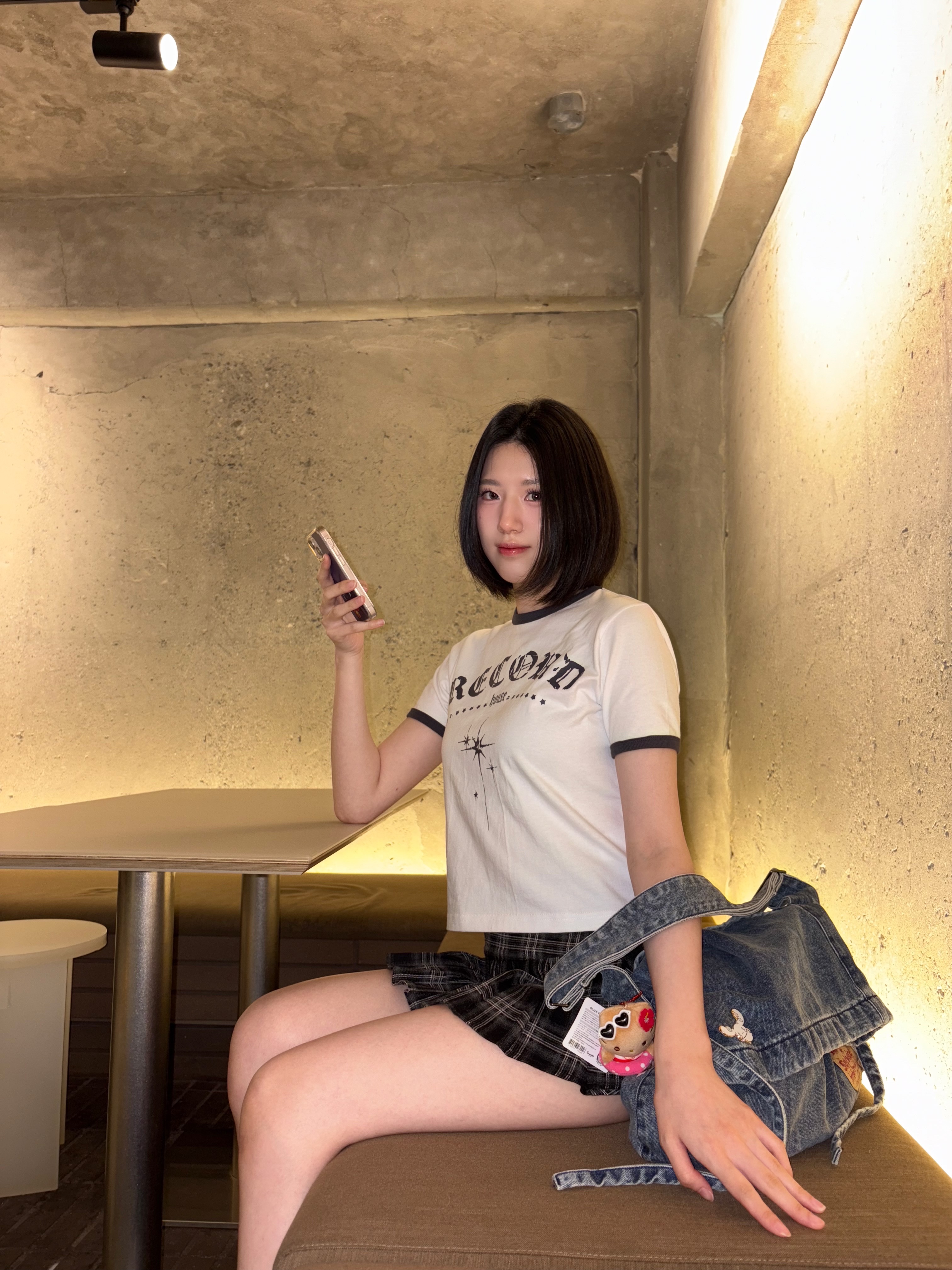 SLOW RECORD HOUSE Unisex RECORD Ringer Tee White 착용 스타일 - 5