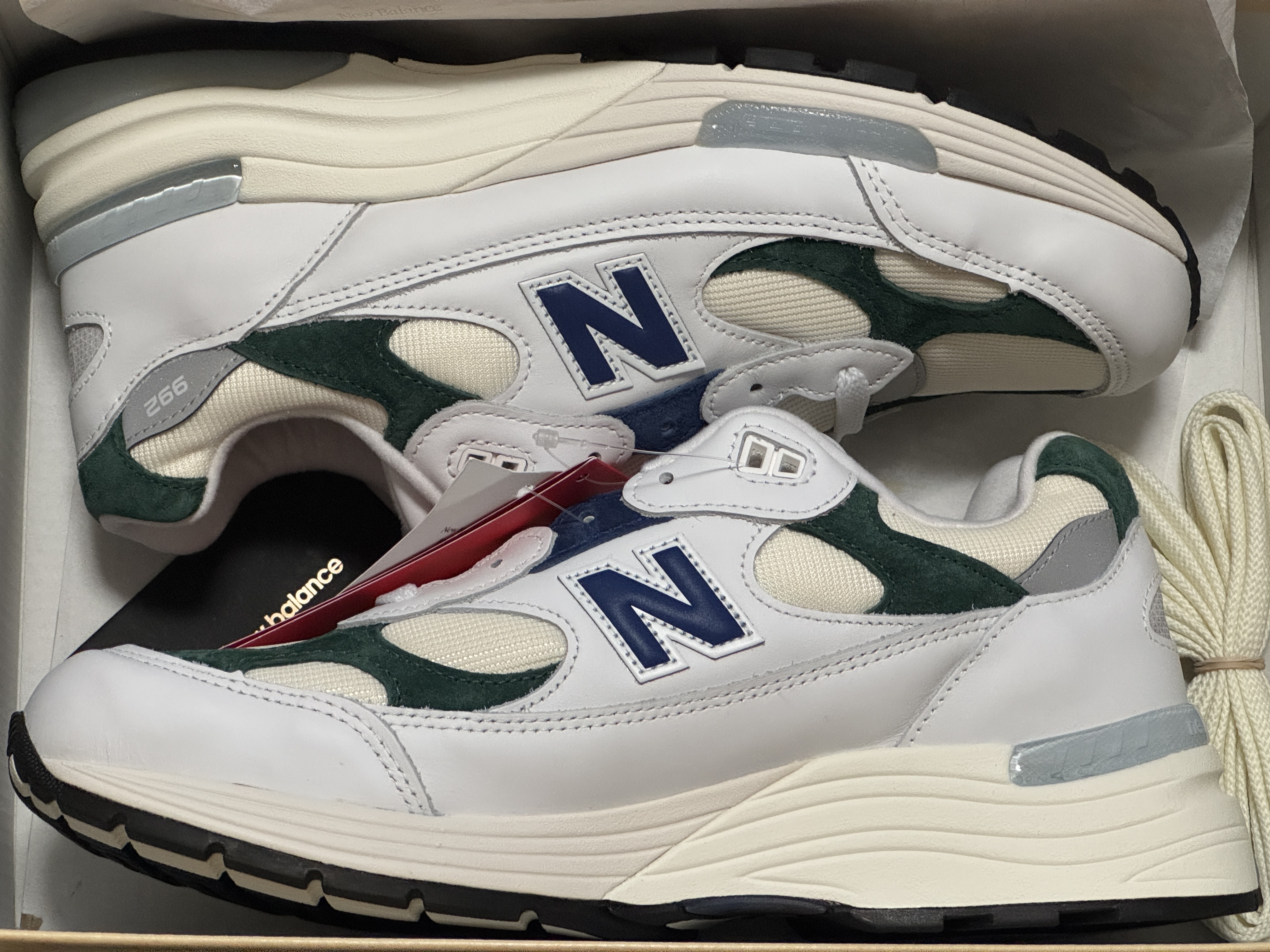 New Balance 992 Made in USA Marsh Green 착용 스타일