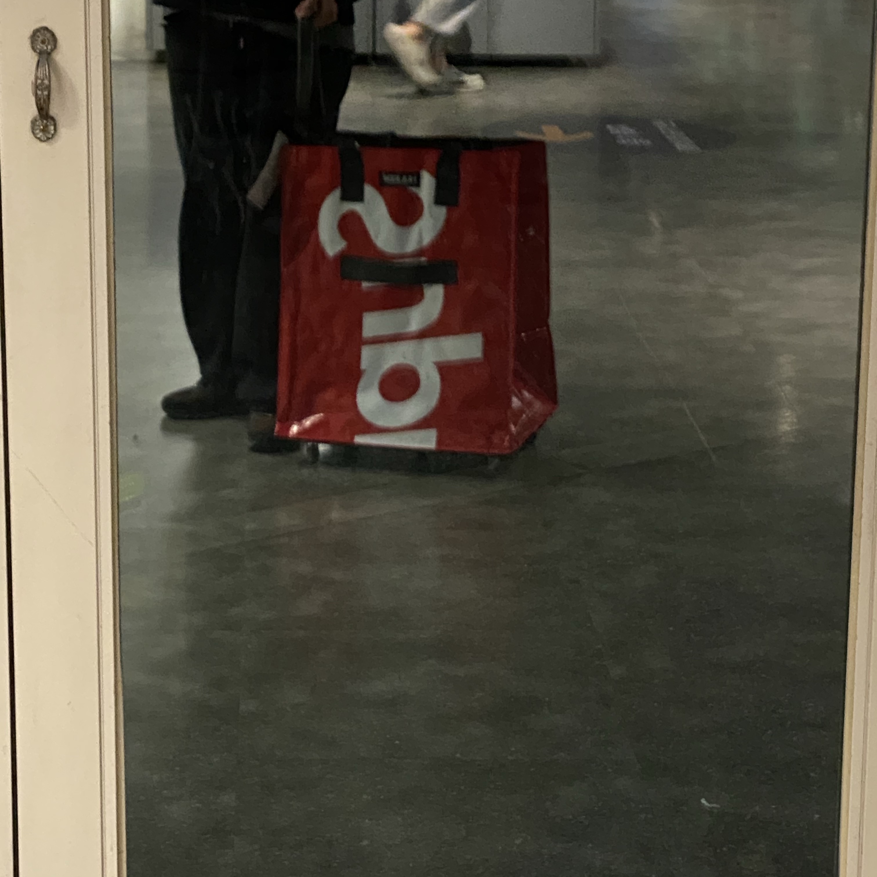 Supreme x Hulken Rolling Tote Bag Red - 24FW, Nike x Stussy Air Max 2013 Black 착용 스타일