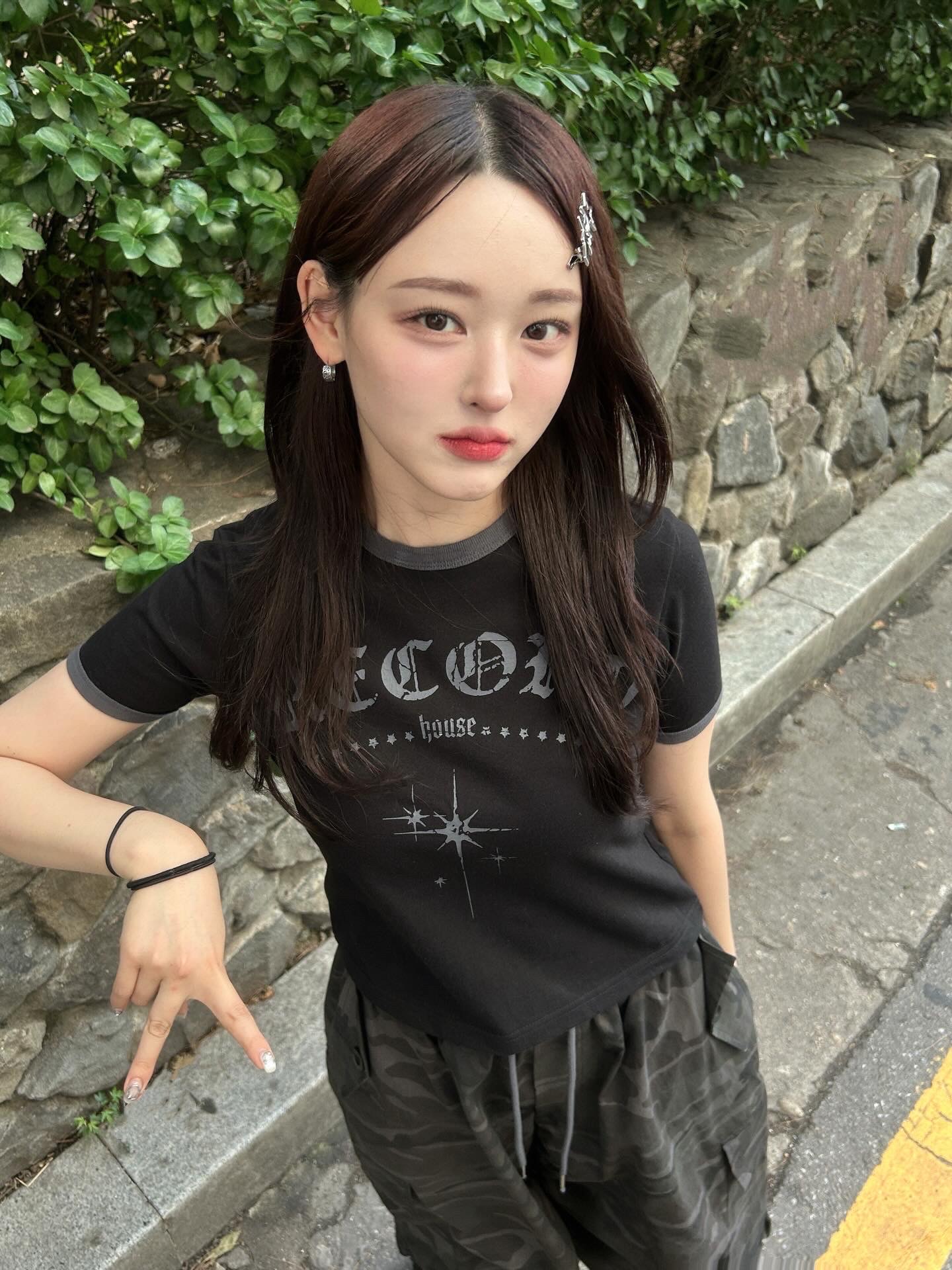 SLOW RECORD HOUSE Unisex RECORD Ringer Tee Black 착용 스타일 - 4