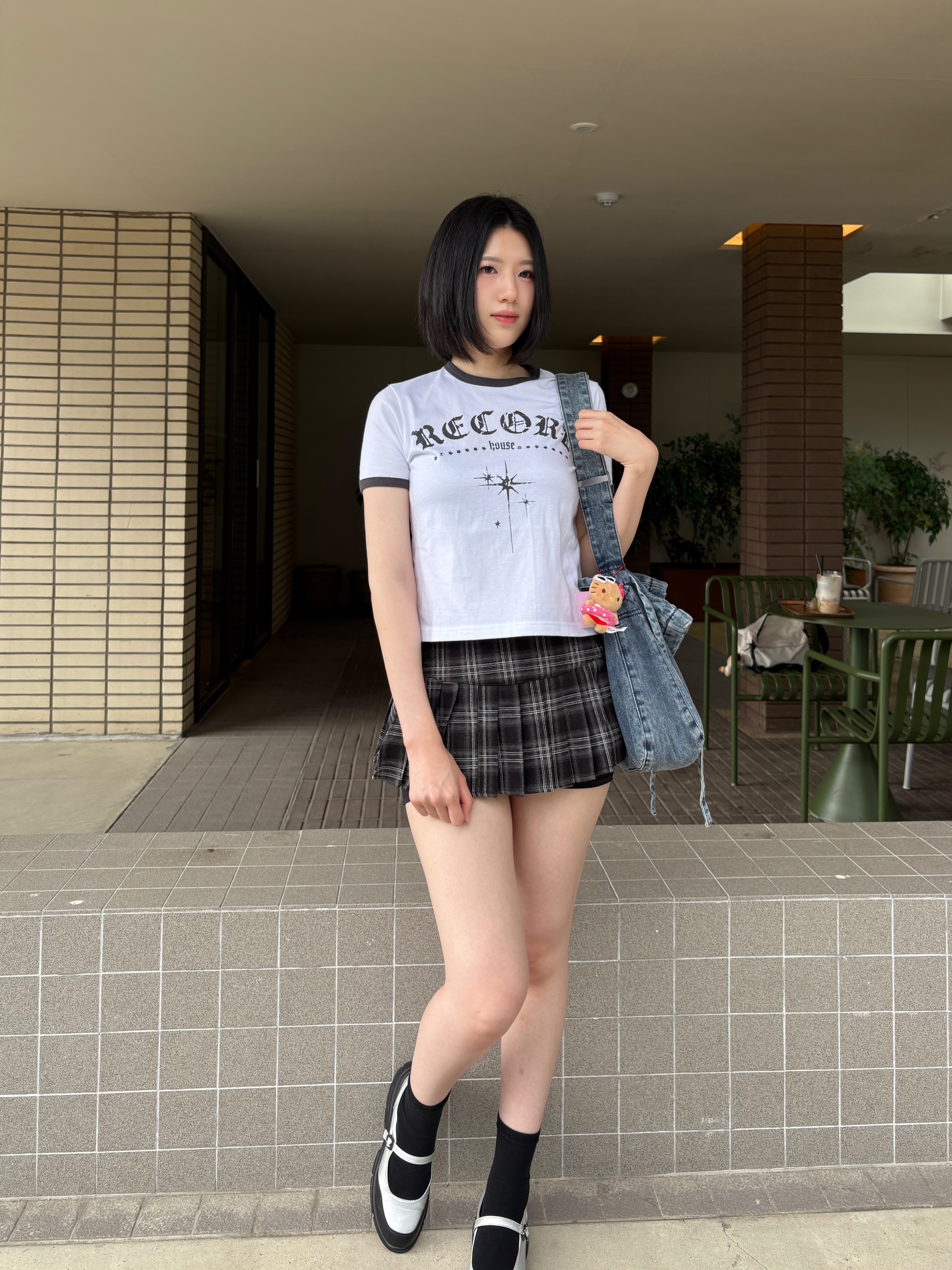 SLOW RECORD HOUSE Unisex RECORD Ringer Tee White 착용 스타일 - 8