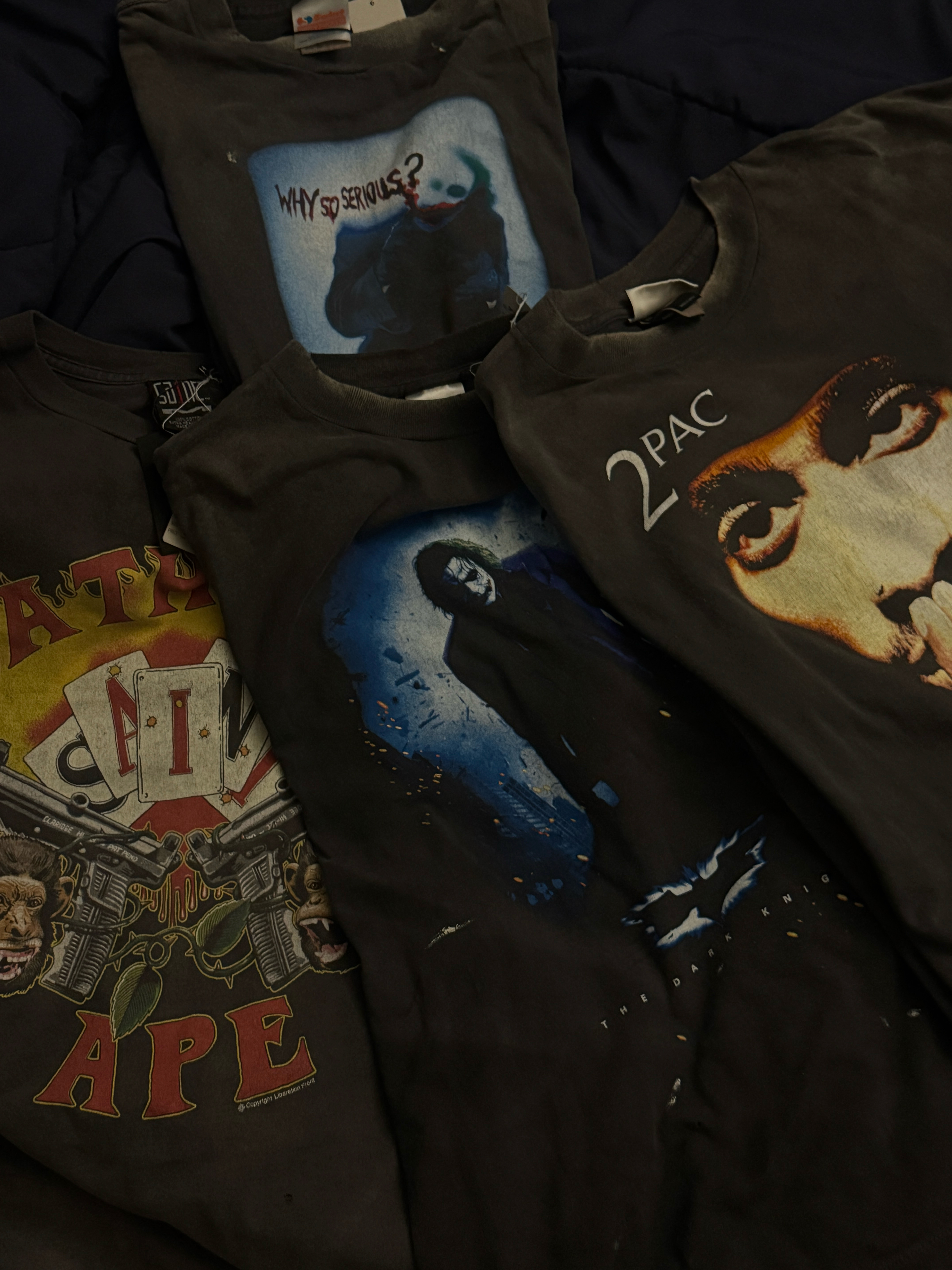 Saint Mxxxxxx x 2Pac S/S T-Shirt Black - 25SS, Saint Mxxxxxx x The Dark Knight Darknight S/S T-Shirt Black - 25SS 착용 스타일