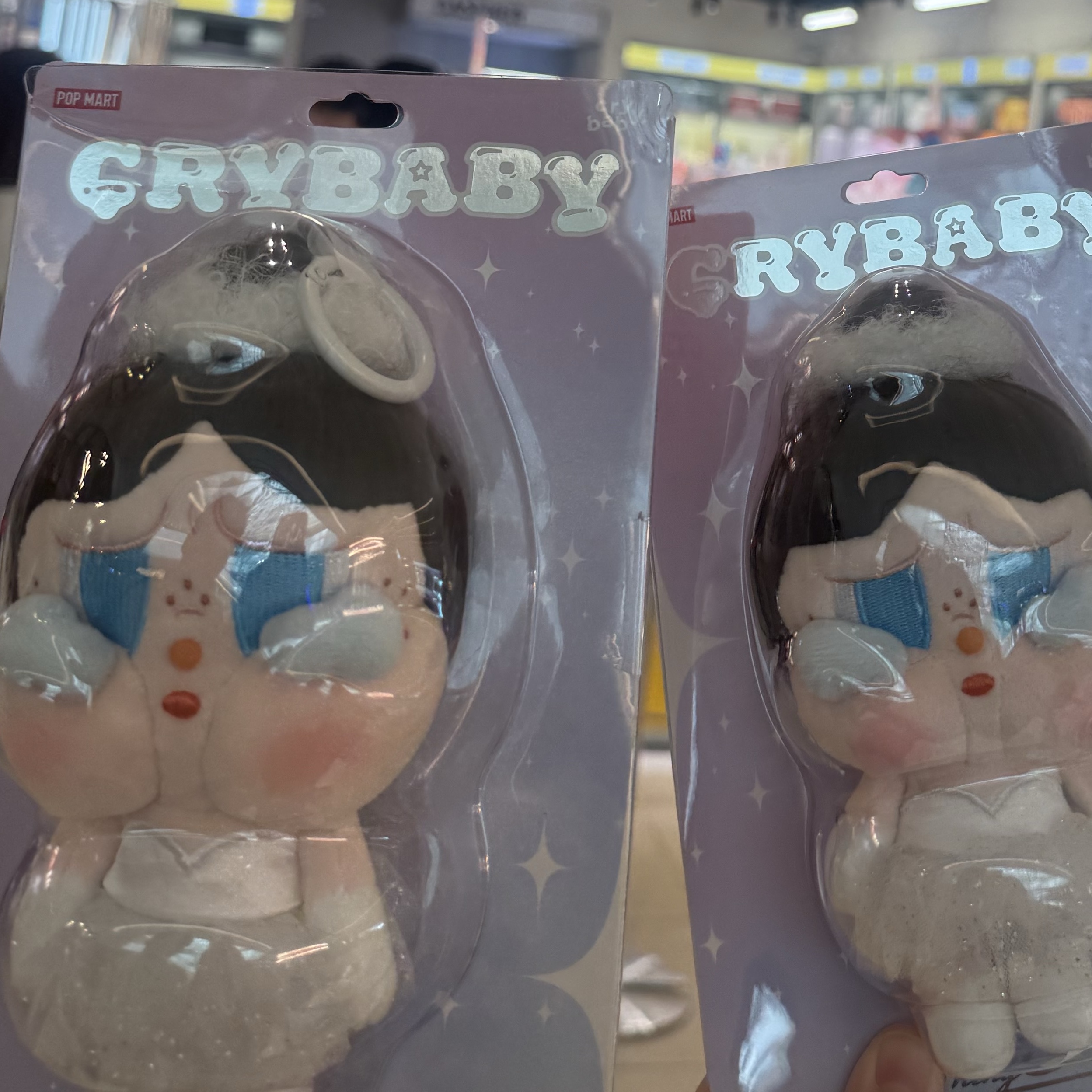 Pop Mart Crybaby Shiny Shiny Series Plush Pedant Blister Pack 착용 스타일