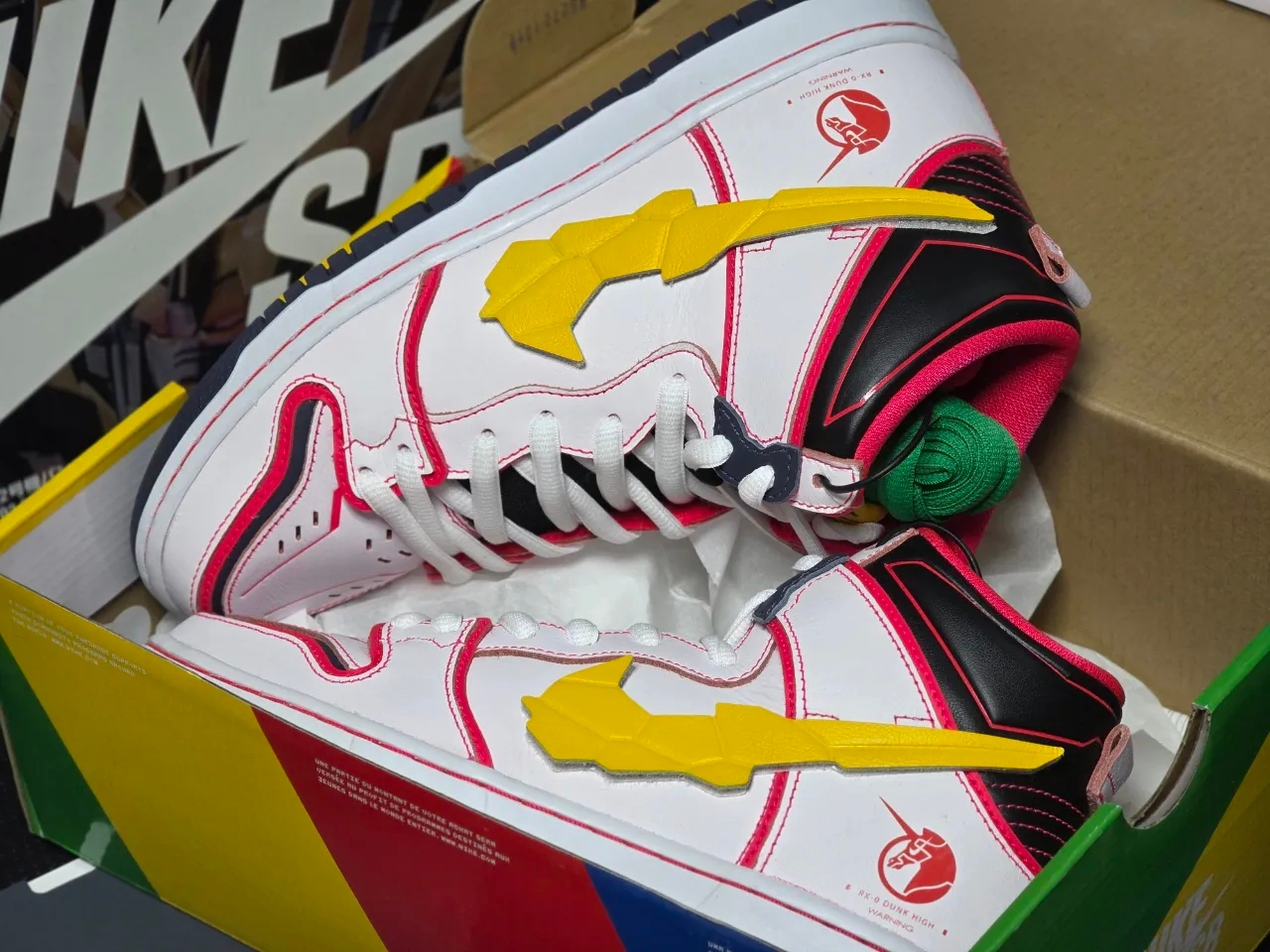 Nike x Gundam SB Dunk High Pro QS Unicorn Banshee, Nike x Gundam SB Dunk High Pro QS Unicorn RX-0 착용 스타일 - 3