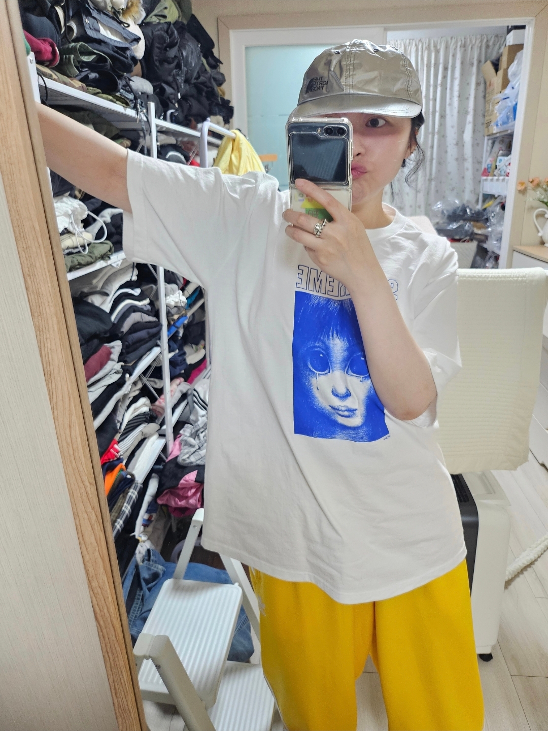 Supreme NBA Youngboy T-Shirt White - 23FW, Supreme x Jordan Biggie S/S Top White - 24FW 착용 스타일 - 5