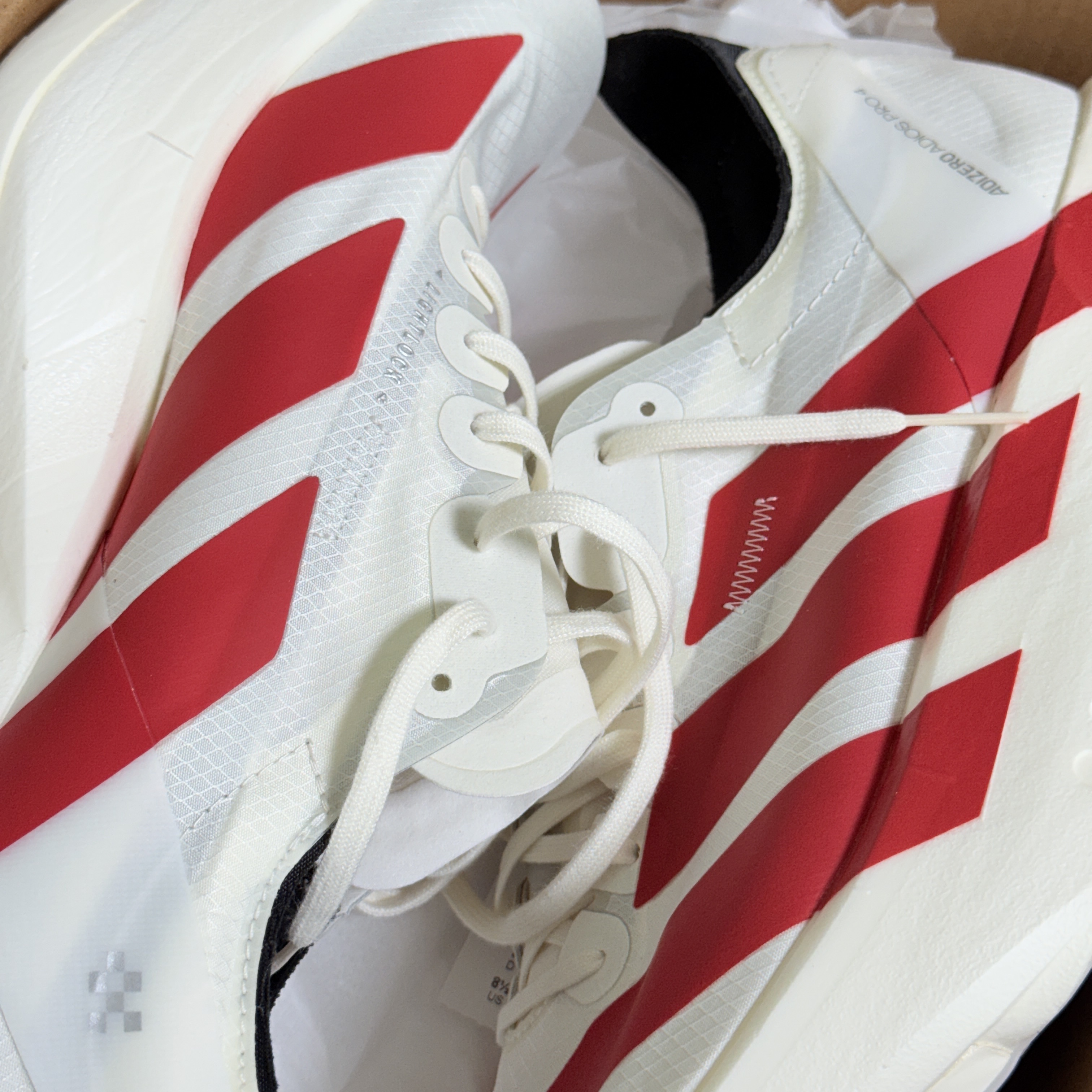 Adidas Adizero Adios Pro 4 Off White Better Scarlet 착용 스타일 - 1