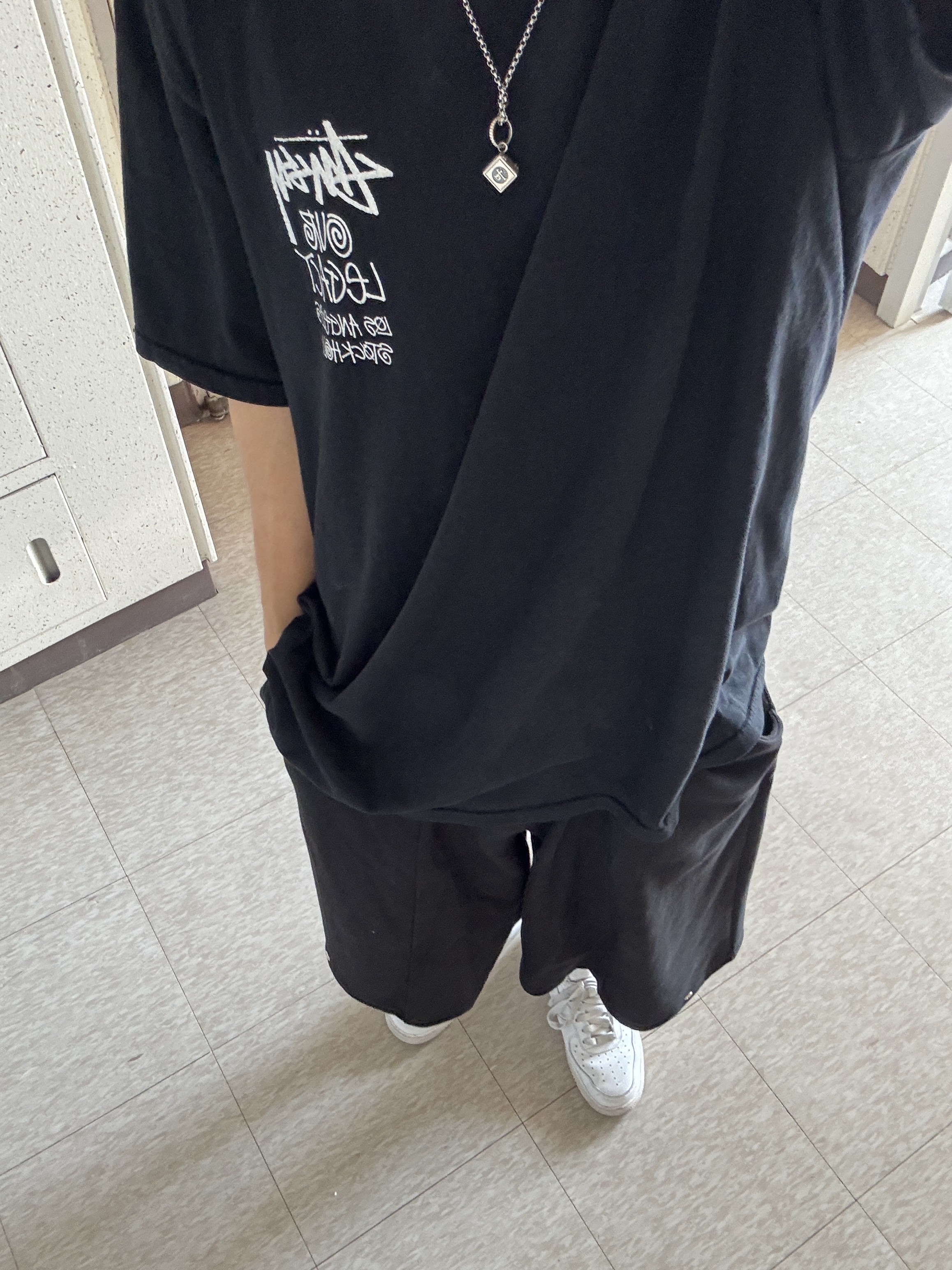 Stussy x Our Legacy Surfman Pigment Dyed T-Shirt Black, Nike Air Force 1 '07 Low White 착용 스타일
