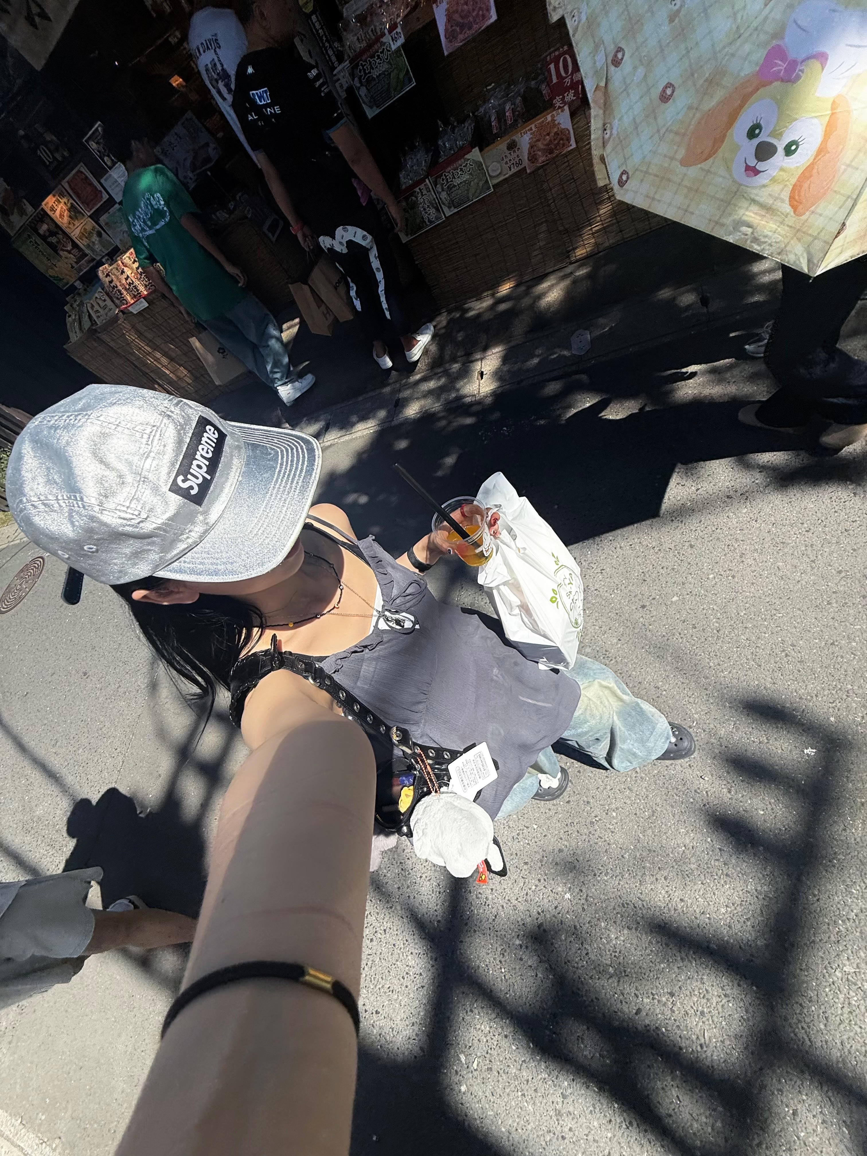 Supreme Washed Chino Twill Camp Cap Silver - 25SS, Balenciaga Arena Lambskin Le Cagole XS Shoulder Bag Black 착용 스타일 - 1