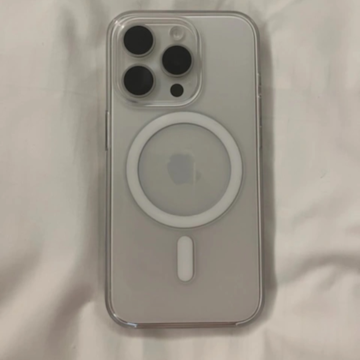 Apple iPhone 16 Pro 256GB Natural Titanium (Korean Ver.) 착용 스타일
