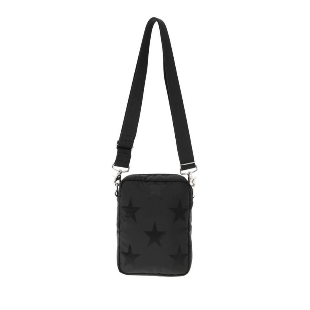 Porter Flag Vertical Shoulder Bag Black 착용 스타일 - 4