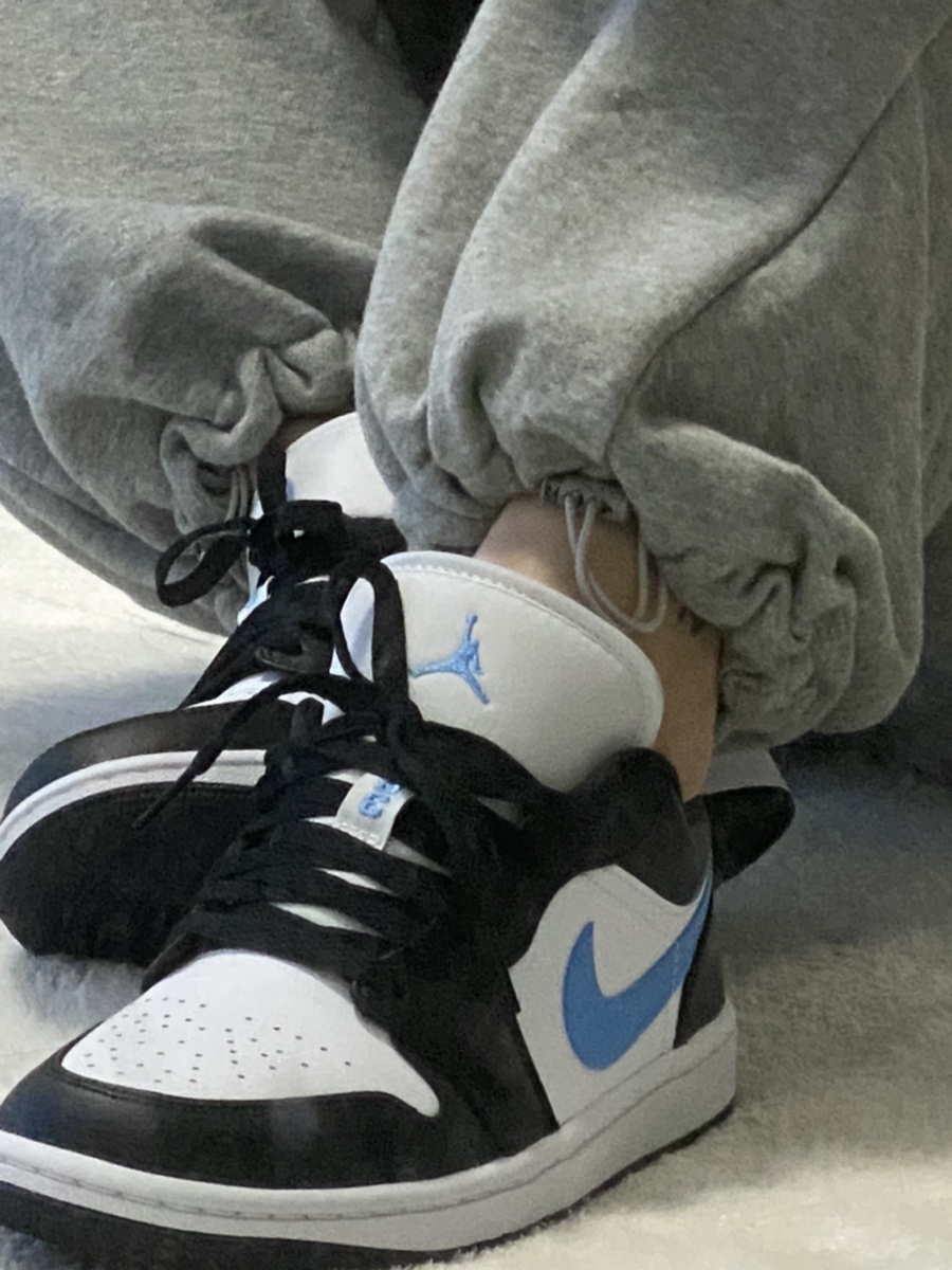 (W) Jordan 1 Low Black University Blue 착용 스타일