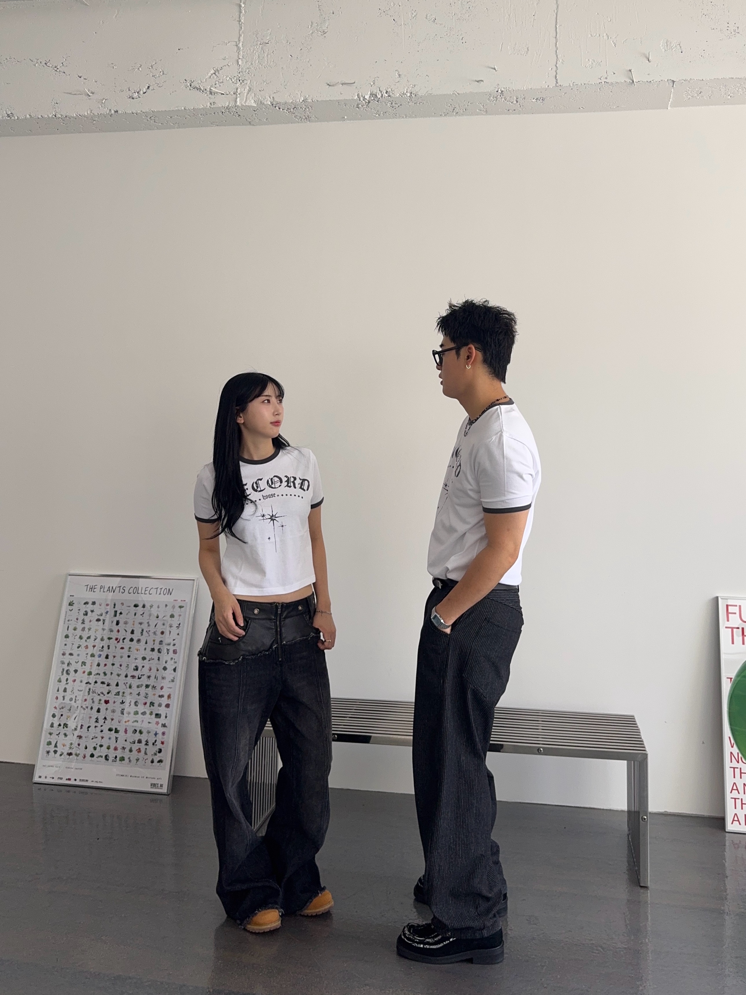 SLOW RECORD HOUSE Unisex RECORD Ringer Tee White 착용 스타일 - 4