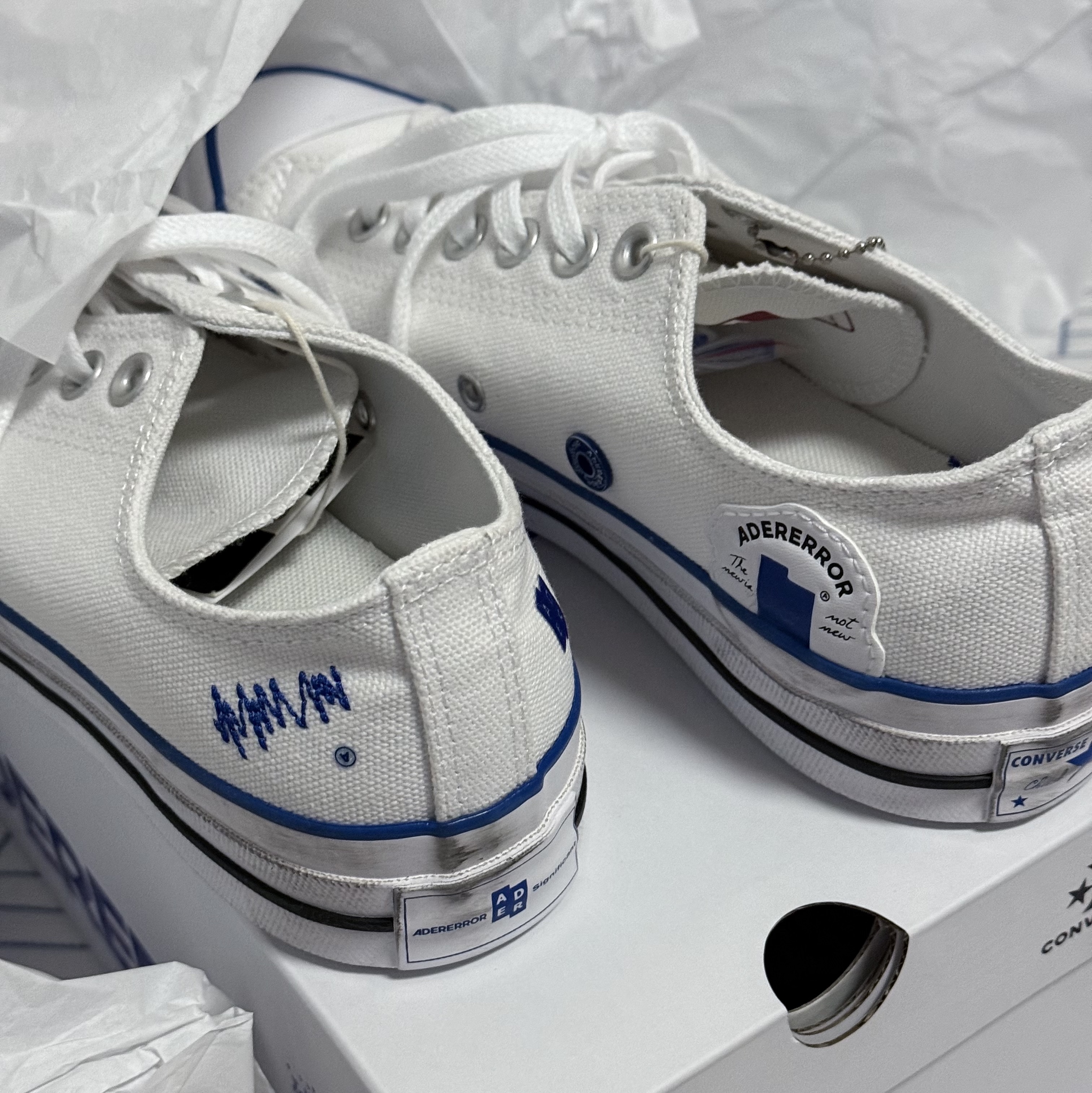 Converse x Ader Error Sig; Chuck 70 Low White Blue 착용 스타일 - 2