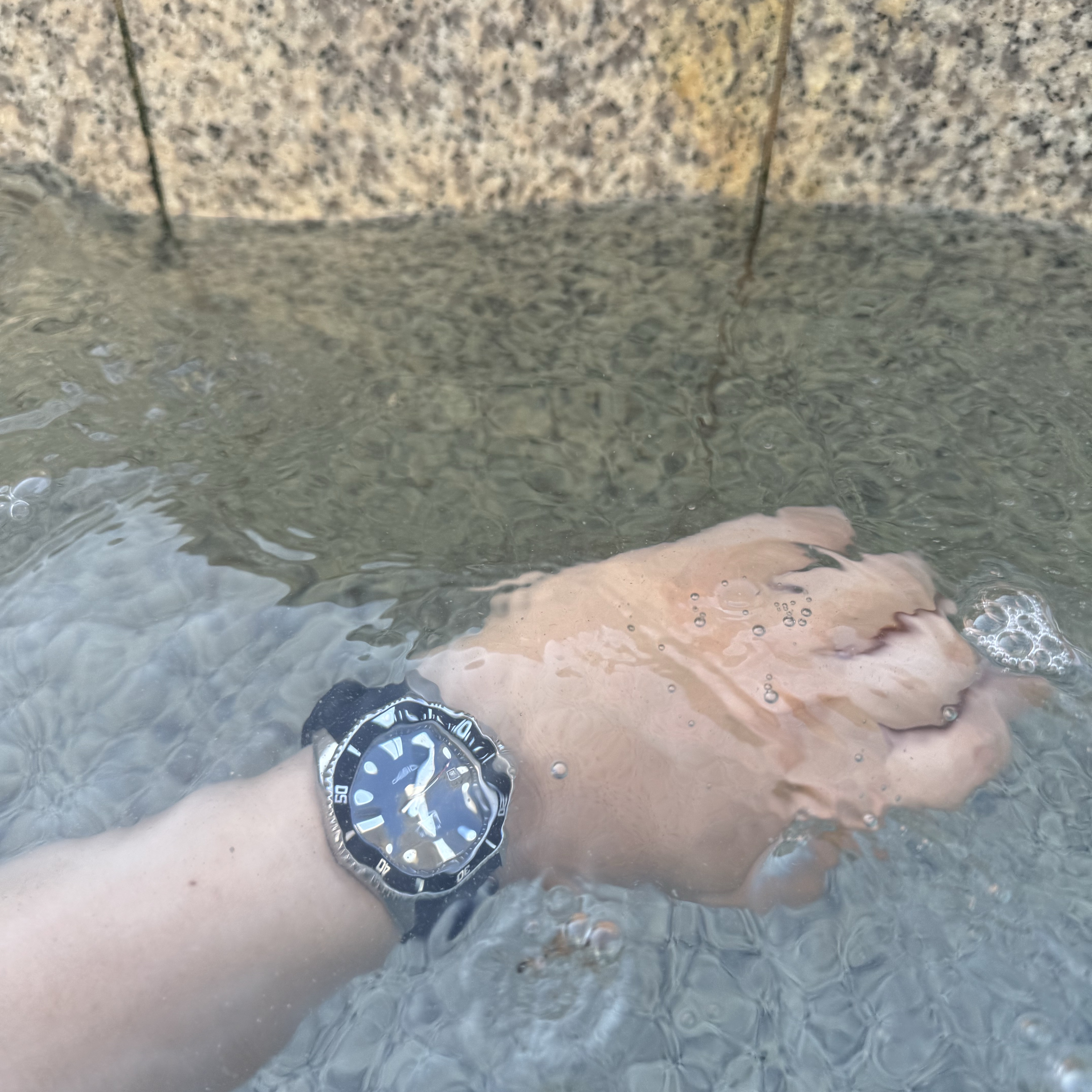 Casio MDV-106-1A 착용 스타일