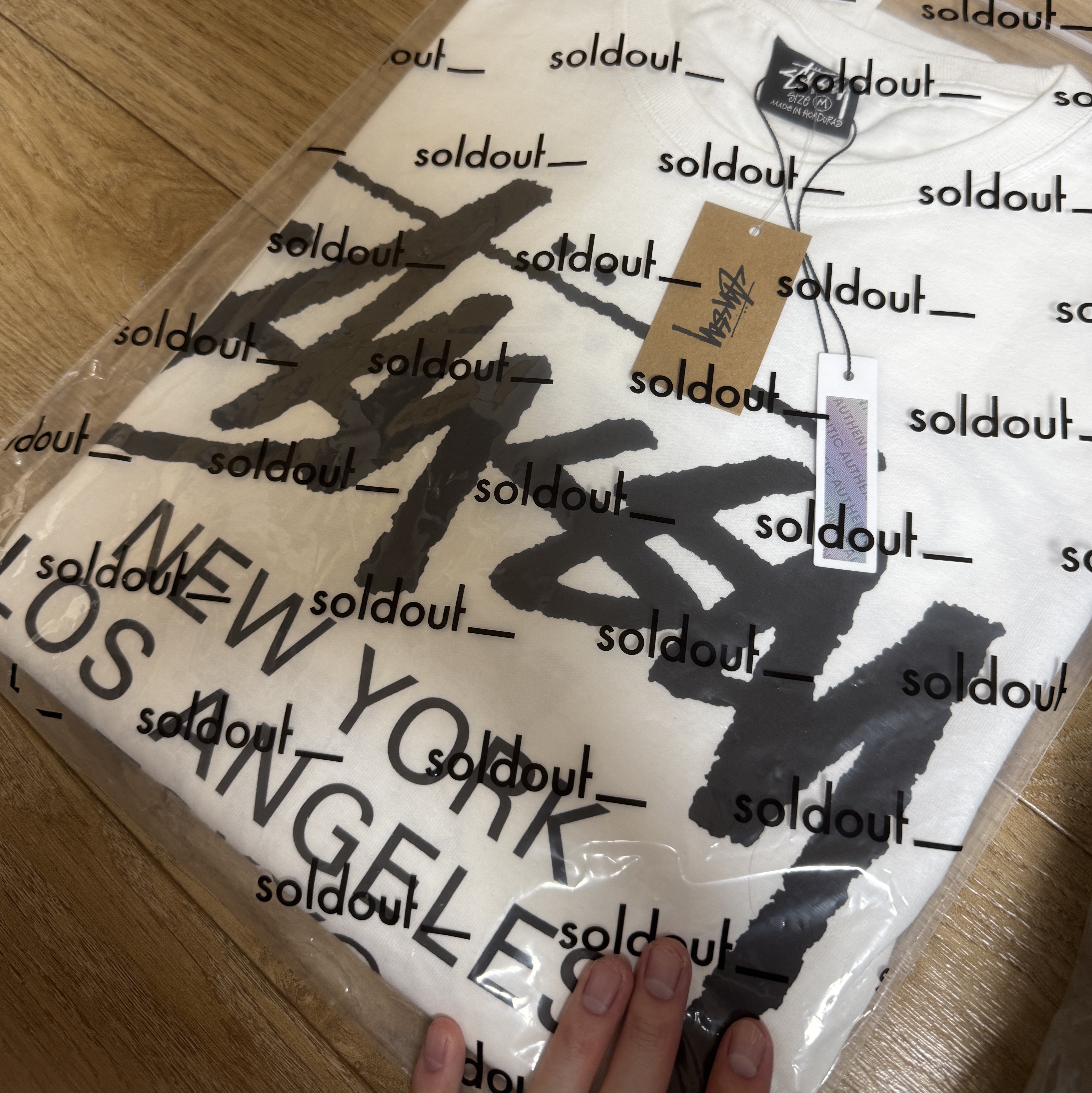 Stussy World Tour LS T-Shirt White 착용 스타일