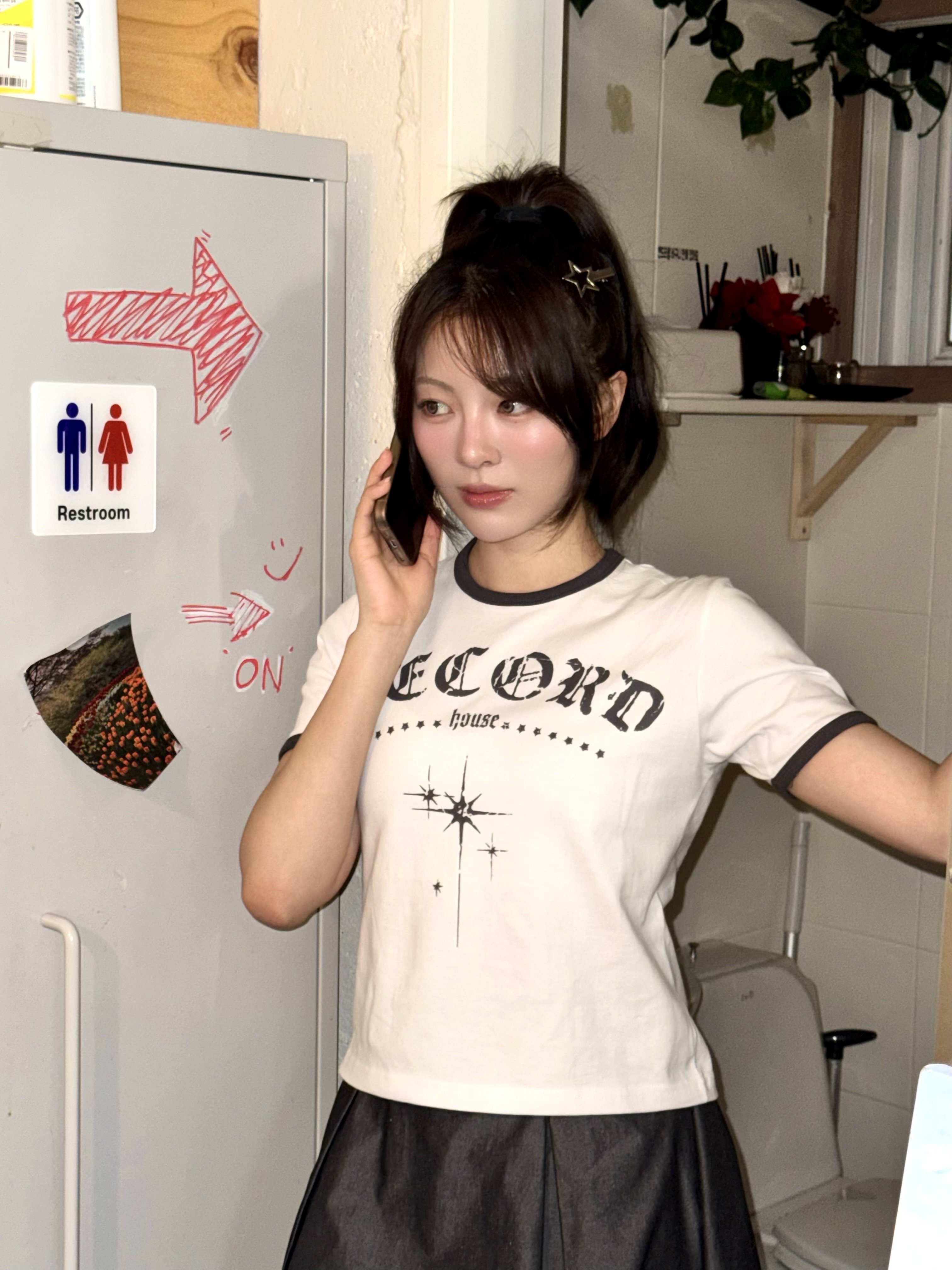 SLOW RECORD HOUSE Unisex RECORD Ringer Tee White 착용 스타일 - 1