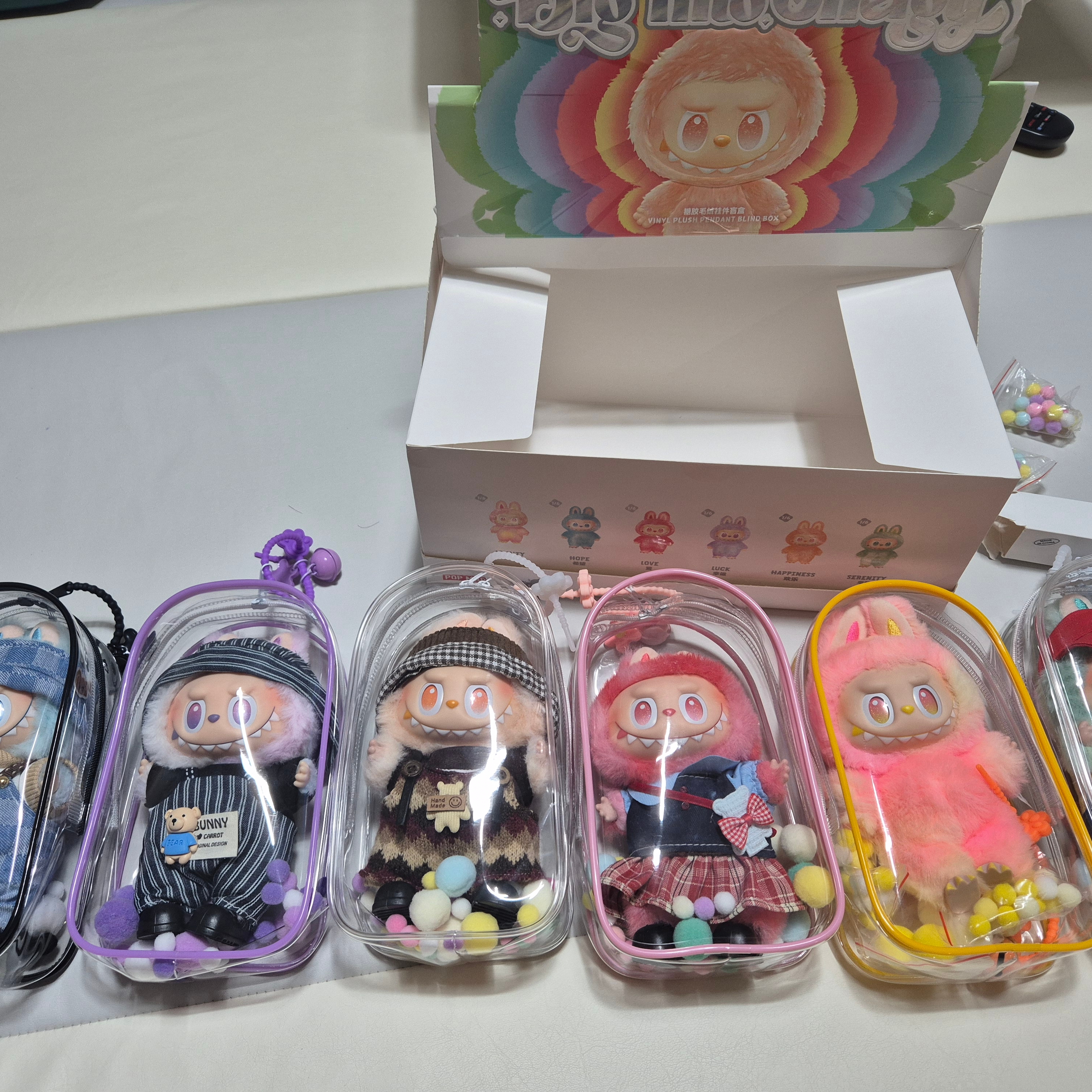 Pop Mart Labubu The Monsters Highlight Series Sealed Case (6 Blind Boxes) 착용 스타일