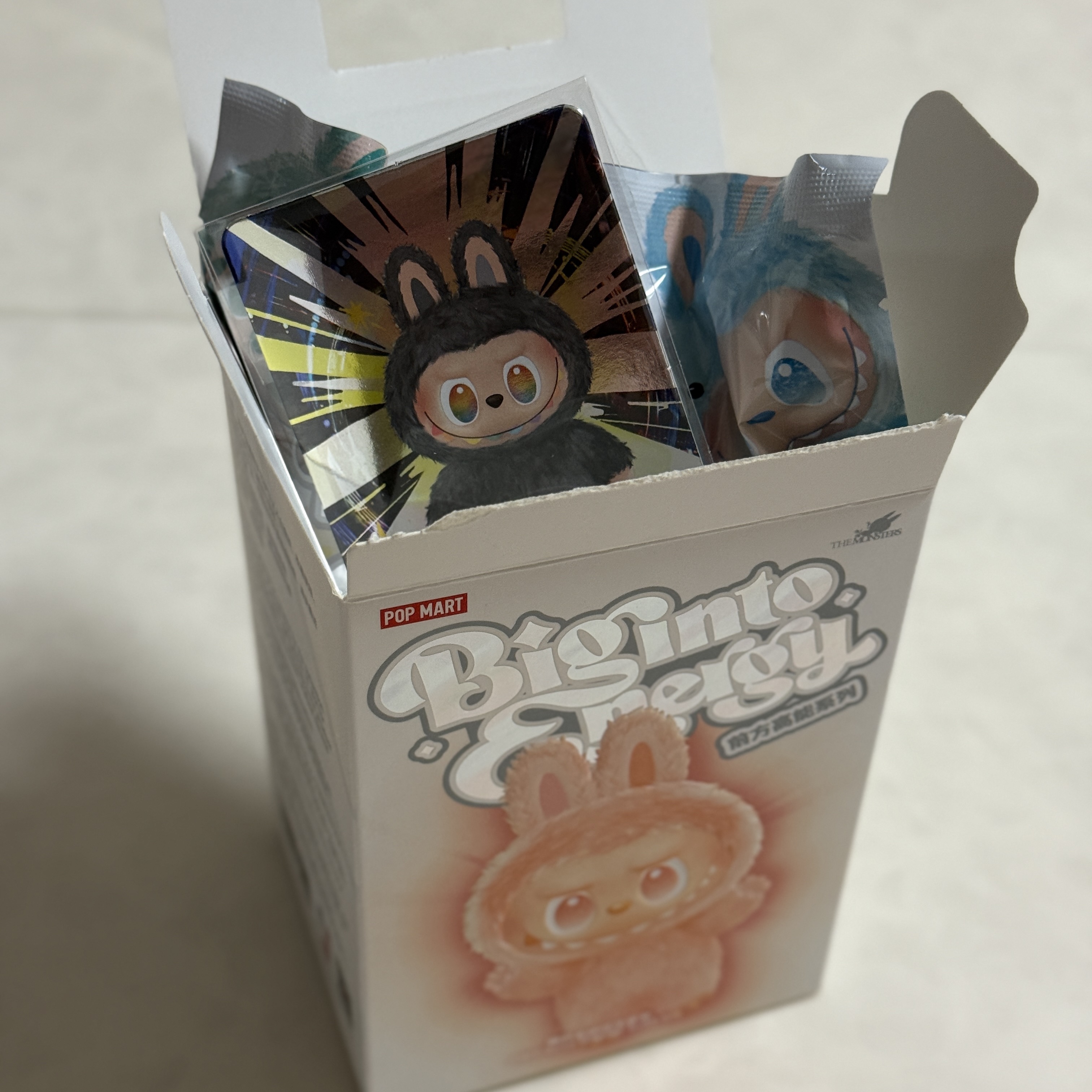 Pop Mart Labubu The Monsters Highlight Series Sealed Case (6 Blind Boxes) 착용 스타일