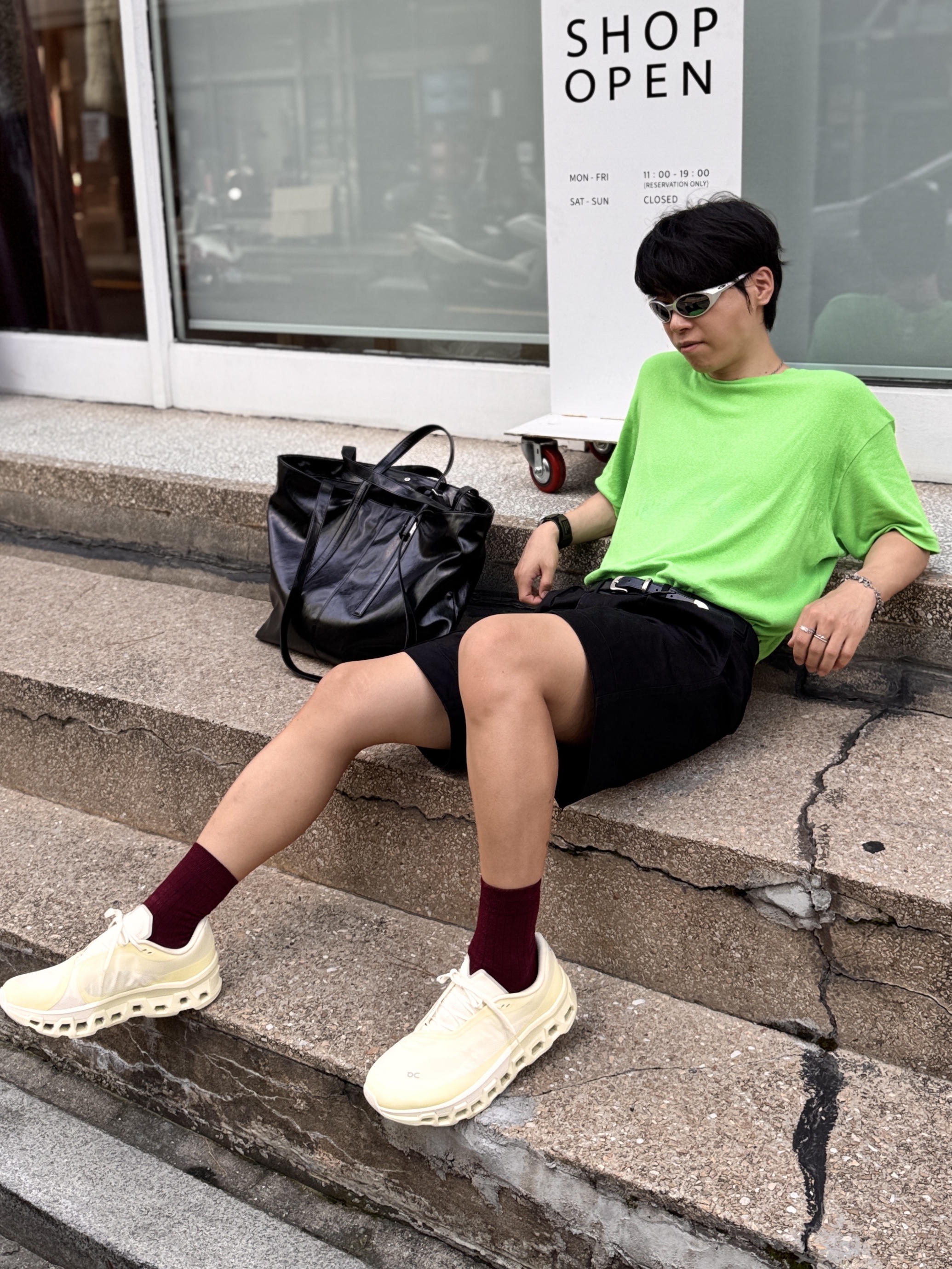 Oakley Eye Jacket Redux Silver Frame Prizm Black Polarized Lenses High Bridge Fit, On Running x Post Archive Faction (Paf) Cloudmonster 2 Seedling White 착용 스타일 - 3