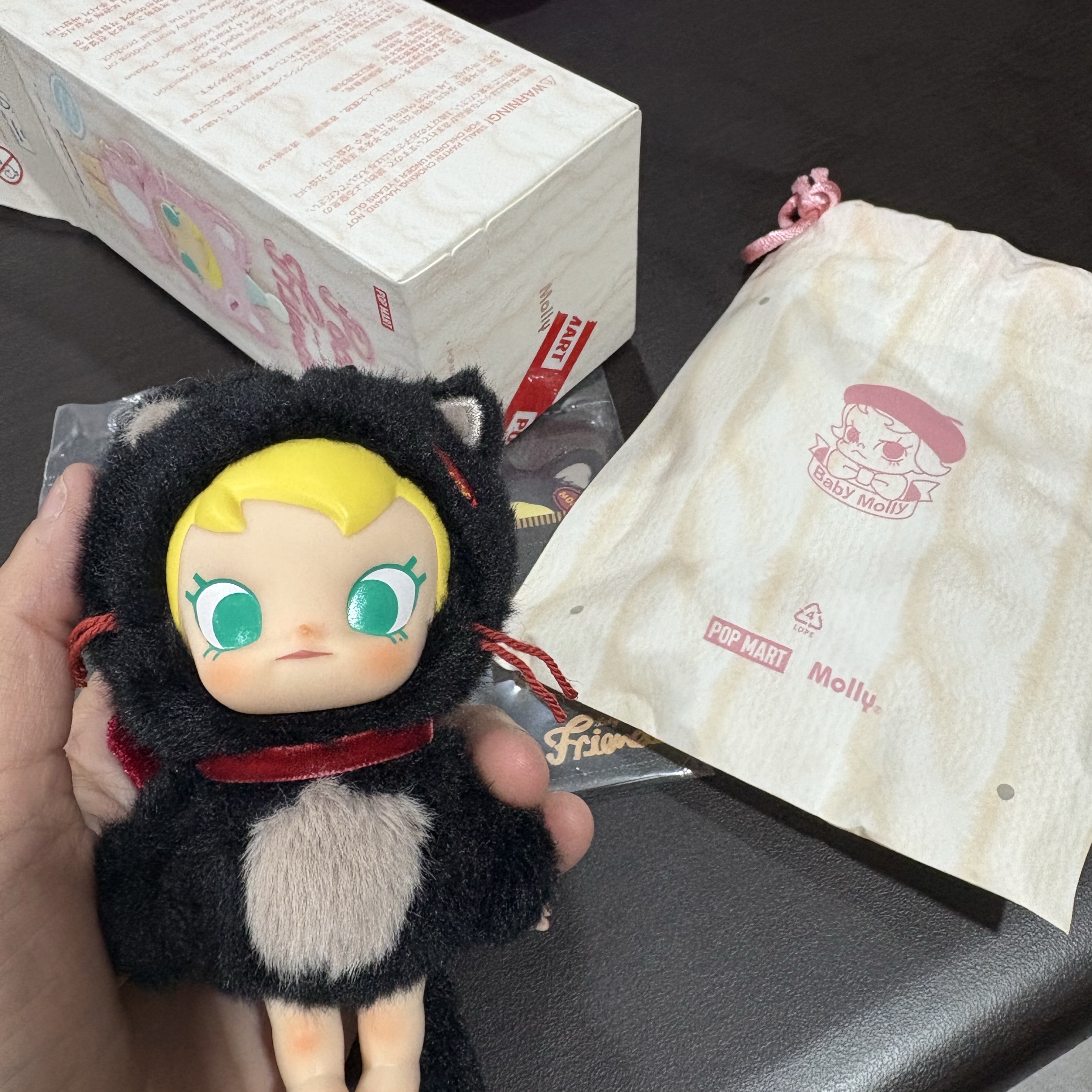 Pop Mart Baby Molly Pocket Friends Series Vinyl Plush Pendant Don't Mess with Me (Opened Case) 착용 스타일