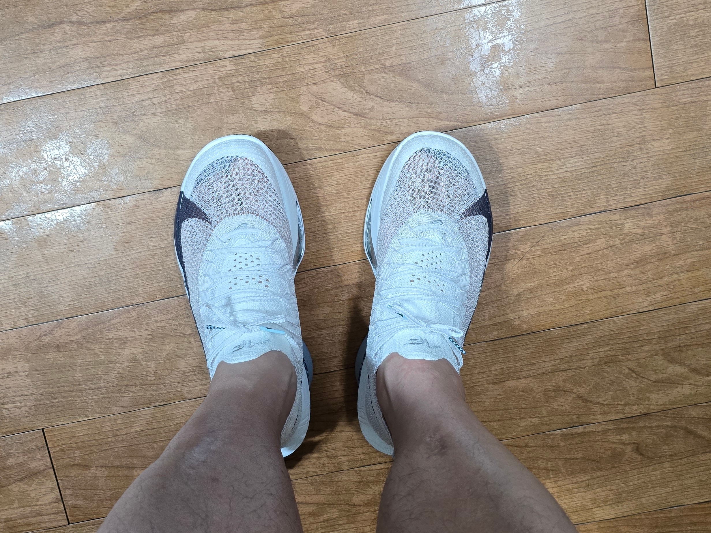 Nike Air Zoom Alphafly Next% 3 White Pure Platinum 착용 스타일 - 5