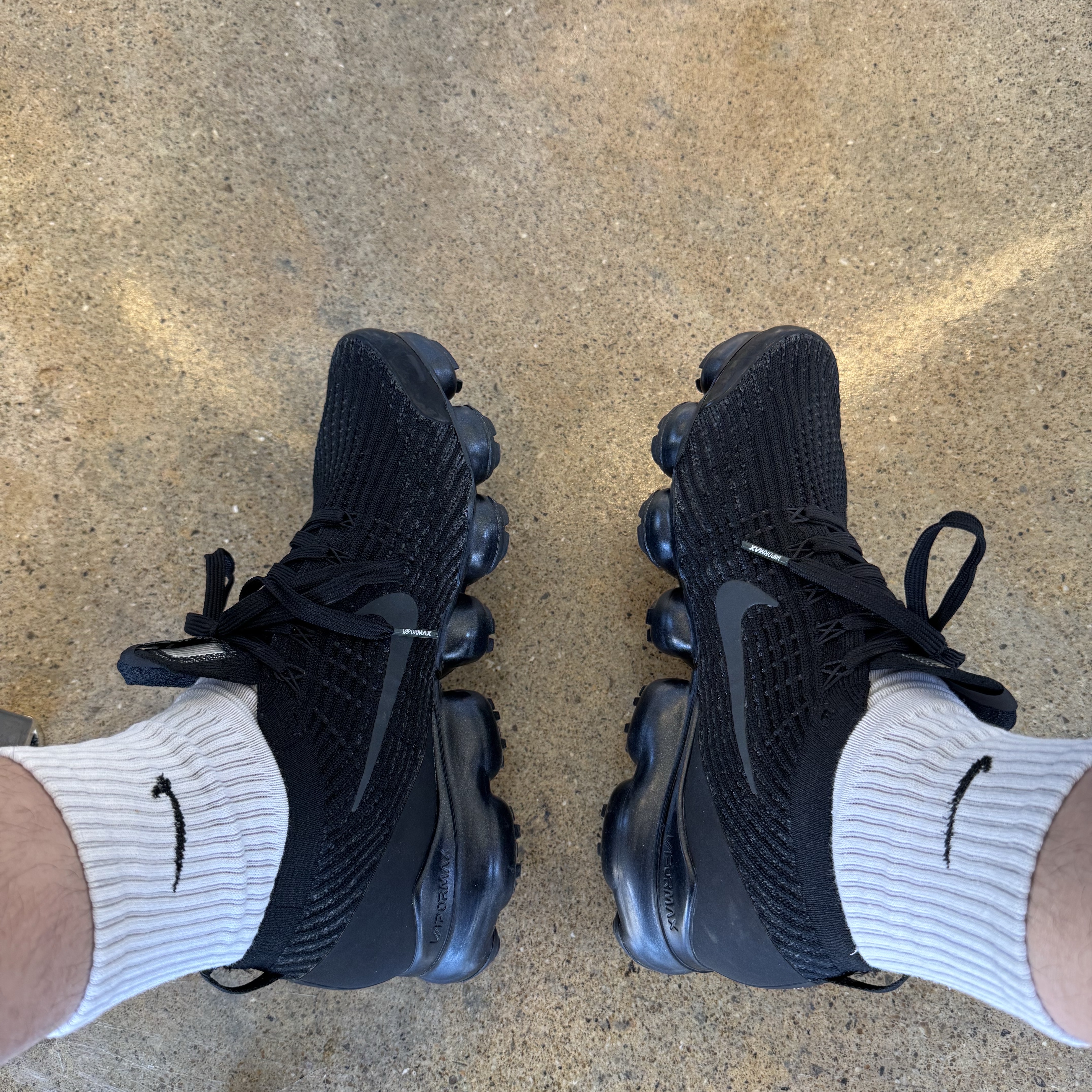 Nike Air VaporMax Flyknit 3.0 Triple Black 착용 스타일