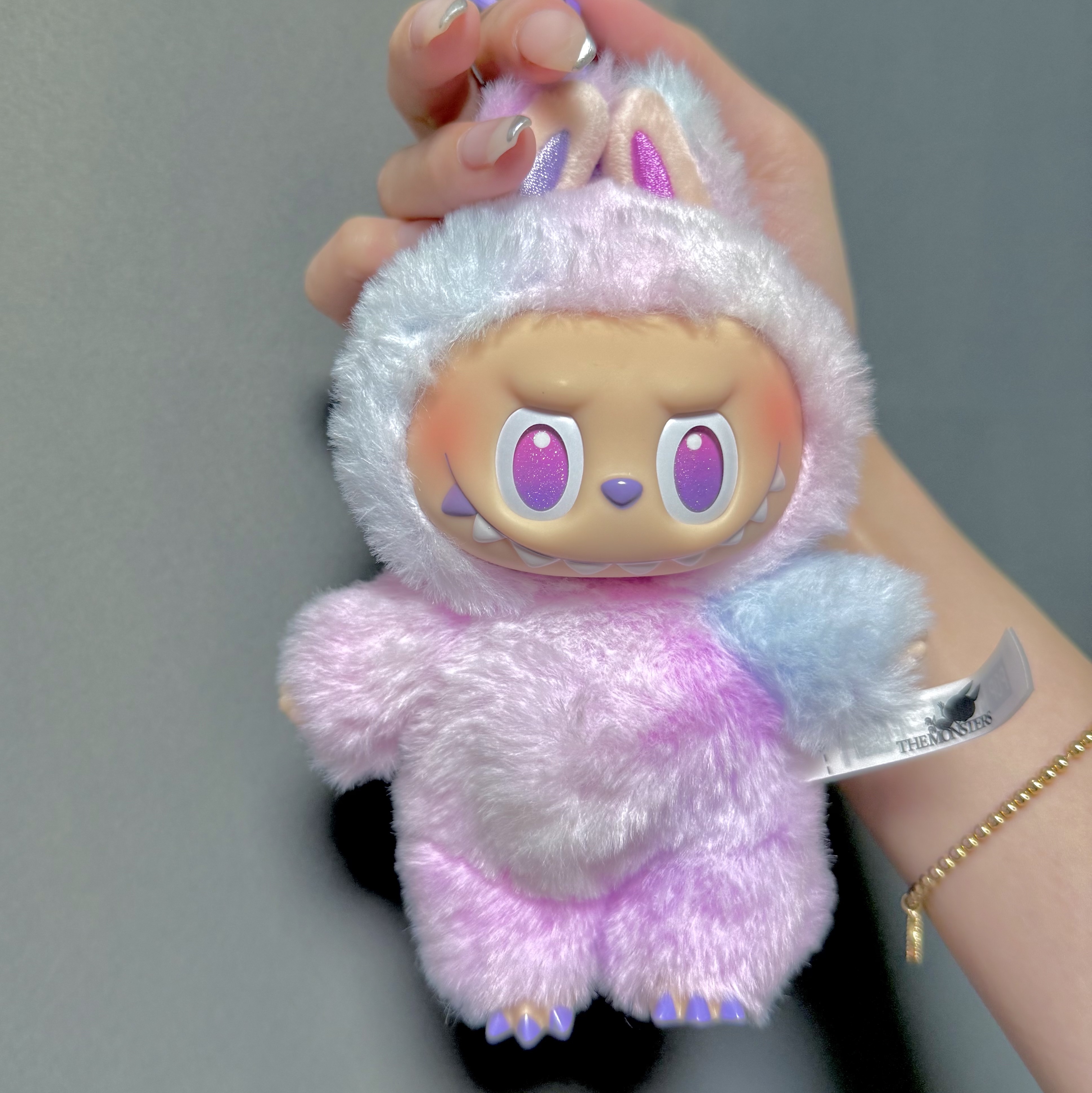 Pop Mart Labubu The Monsters Highlight Series Luck Keyring (Opened Case) 착용 스타일