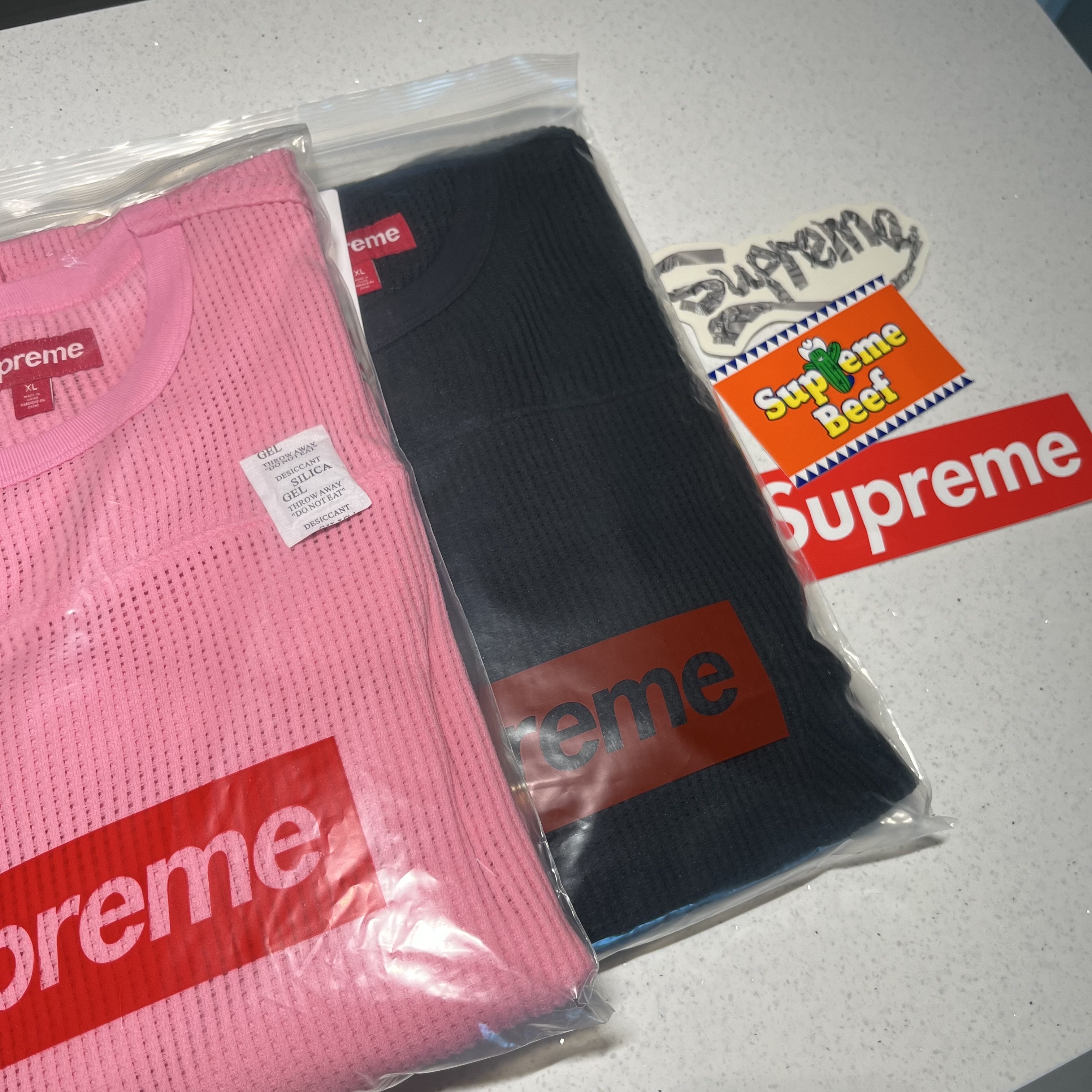 Supreme Polartec Mesh L/S Football Top Pink - 25SS, Supreme Polartec Mesh L/S Football Top Black - 25SS 착용 스타일 - 3