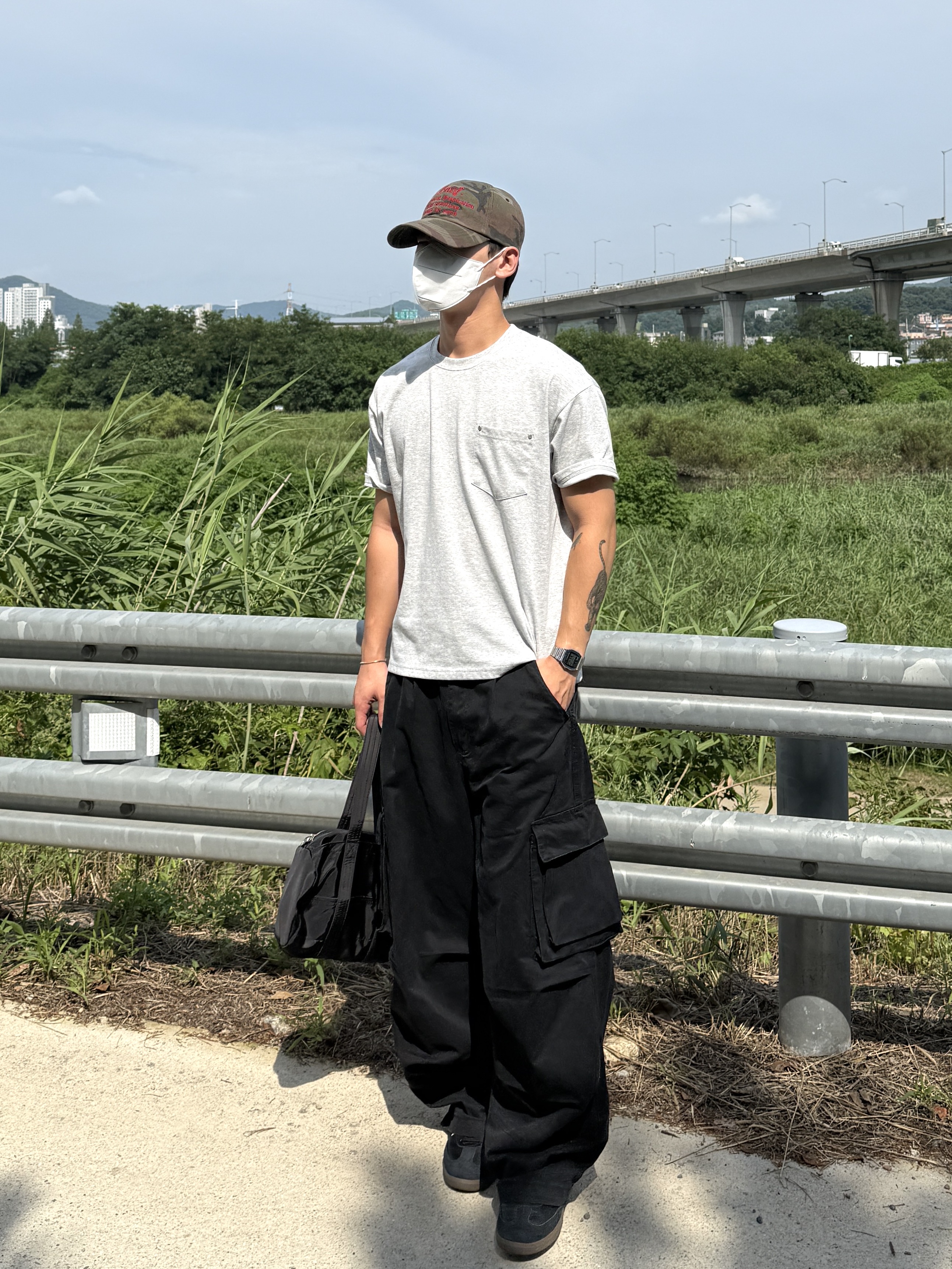 Adidas Samba OG Black White Gum, Casio A-158WA-1 착용 스타일 - 1