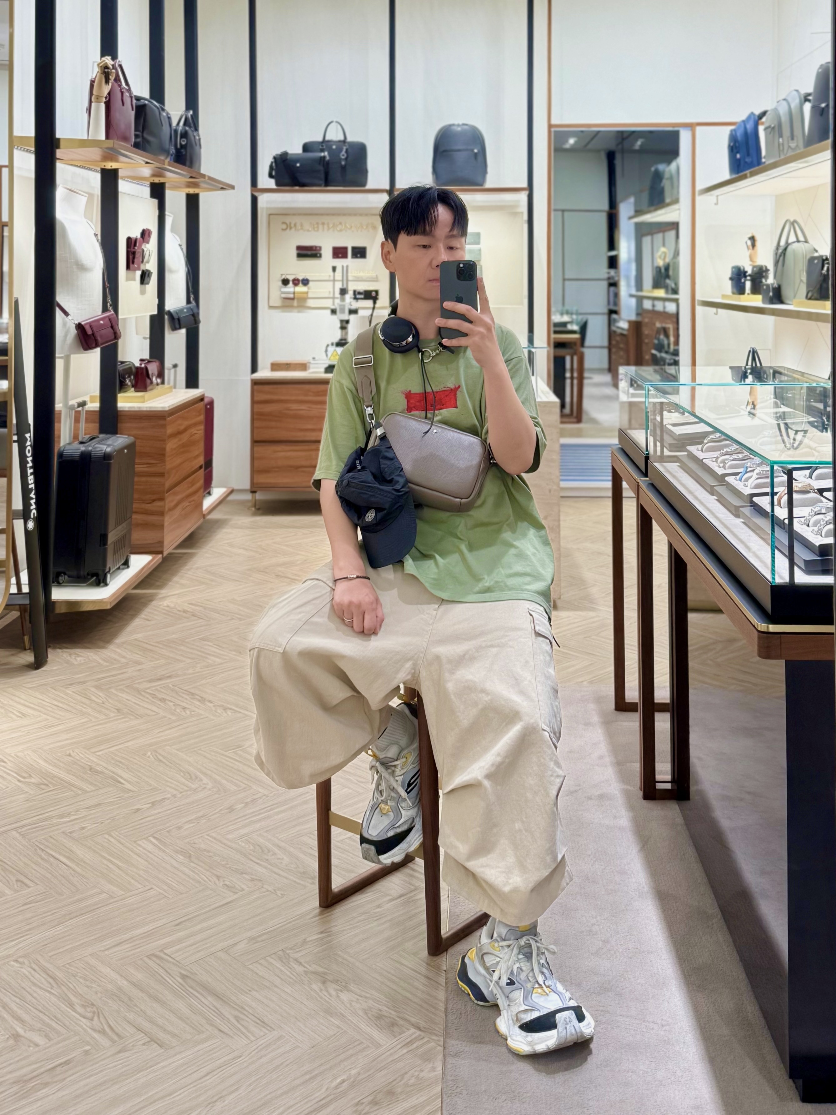 Nonnod Side Cargo Shorts Beige, Balenciaga Cargo Sneakers Grey Black Yellow 착용 스타일 - 2