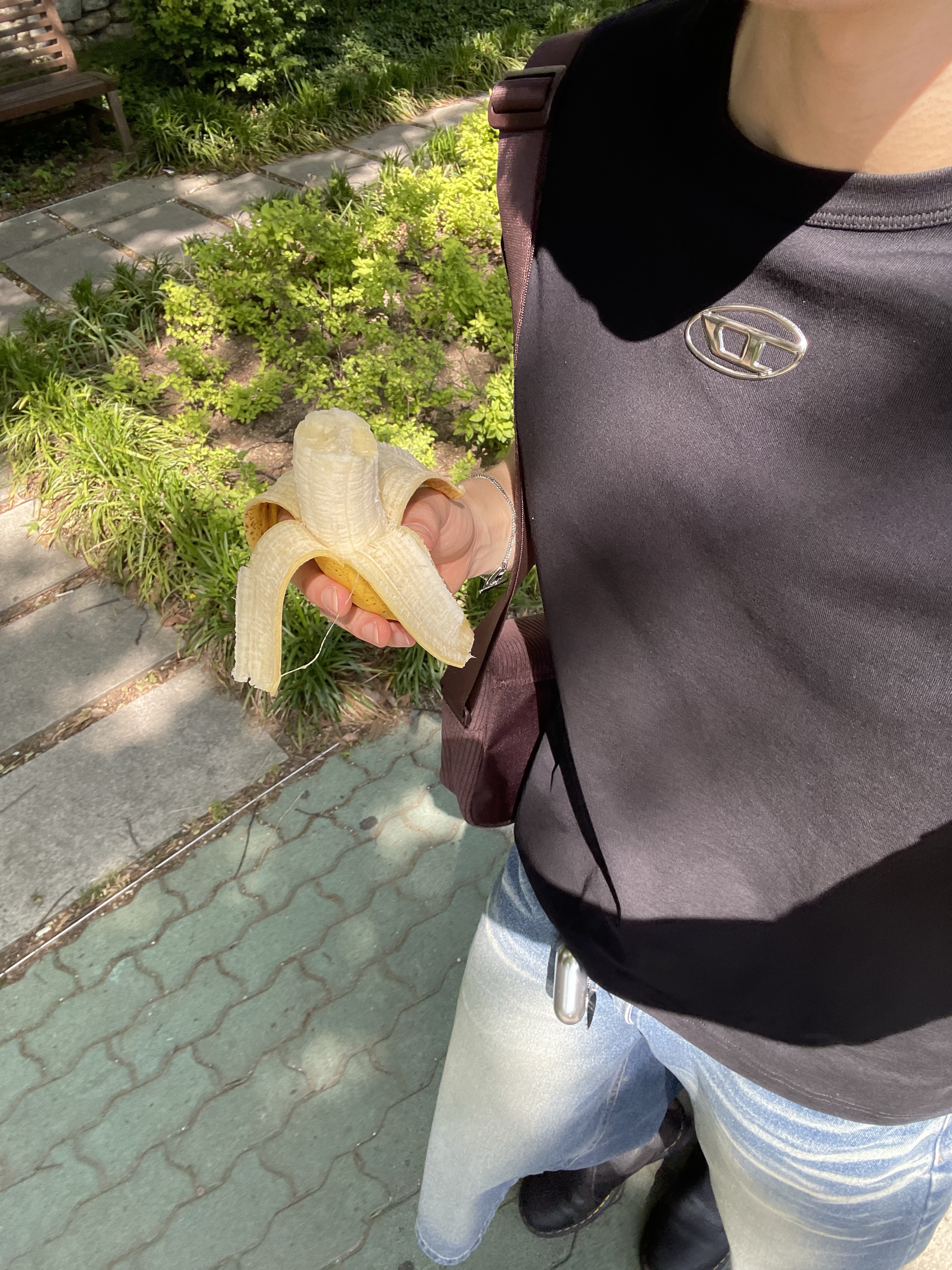 Diesel T-Adjust-Od T-shirt with Metallic Oval D Black, Adidas NEXT+ Corduroy Messenger Bag Shadow Brown 착용 스타일