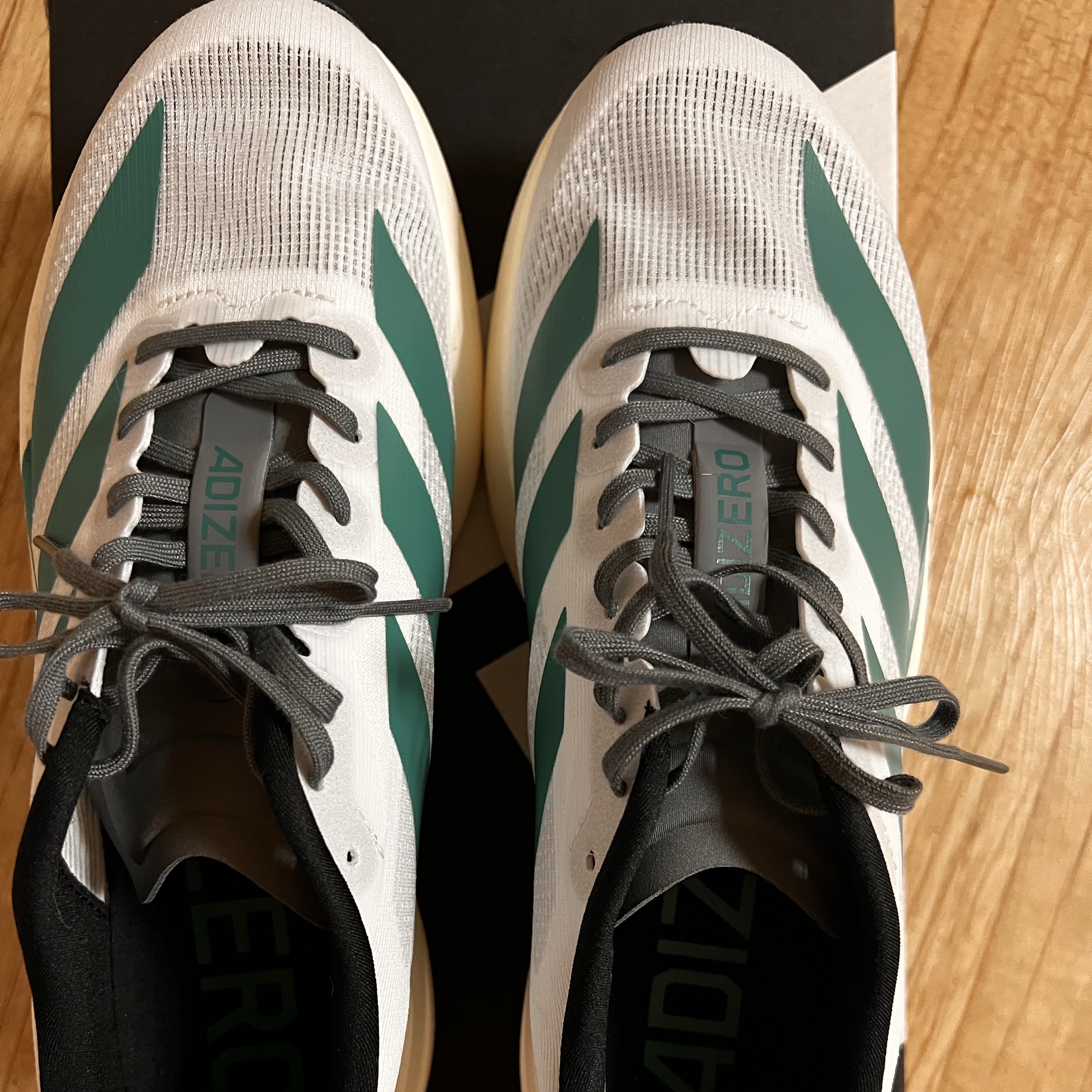Adidas Adizero EVO SL Cloud White Pure Teal 착용 스타일