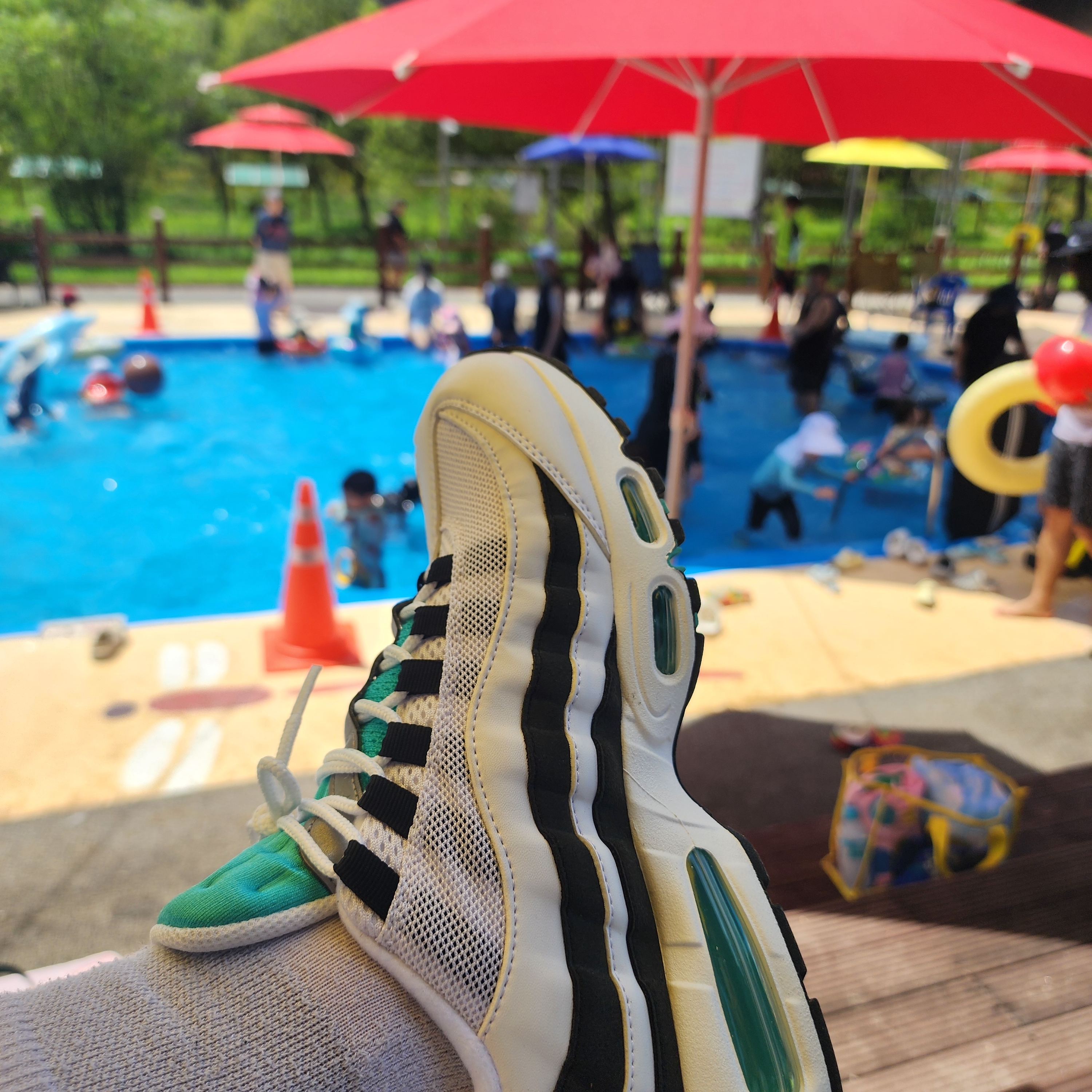 Nike Air Max 95 OG White and Black 착용 스타일