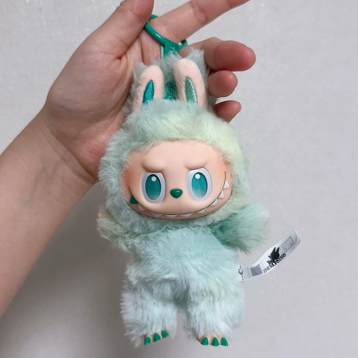 Pop Mart Labubu The Monsters Highlight Series Sealed Case (1 Blind Box) 착용 스타일 - 1