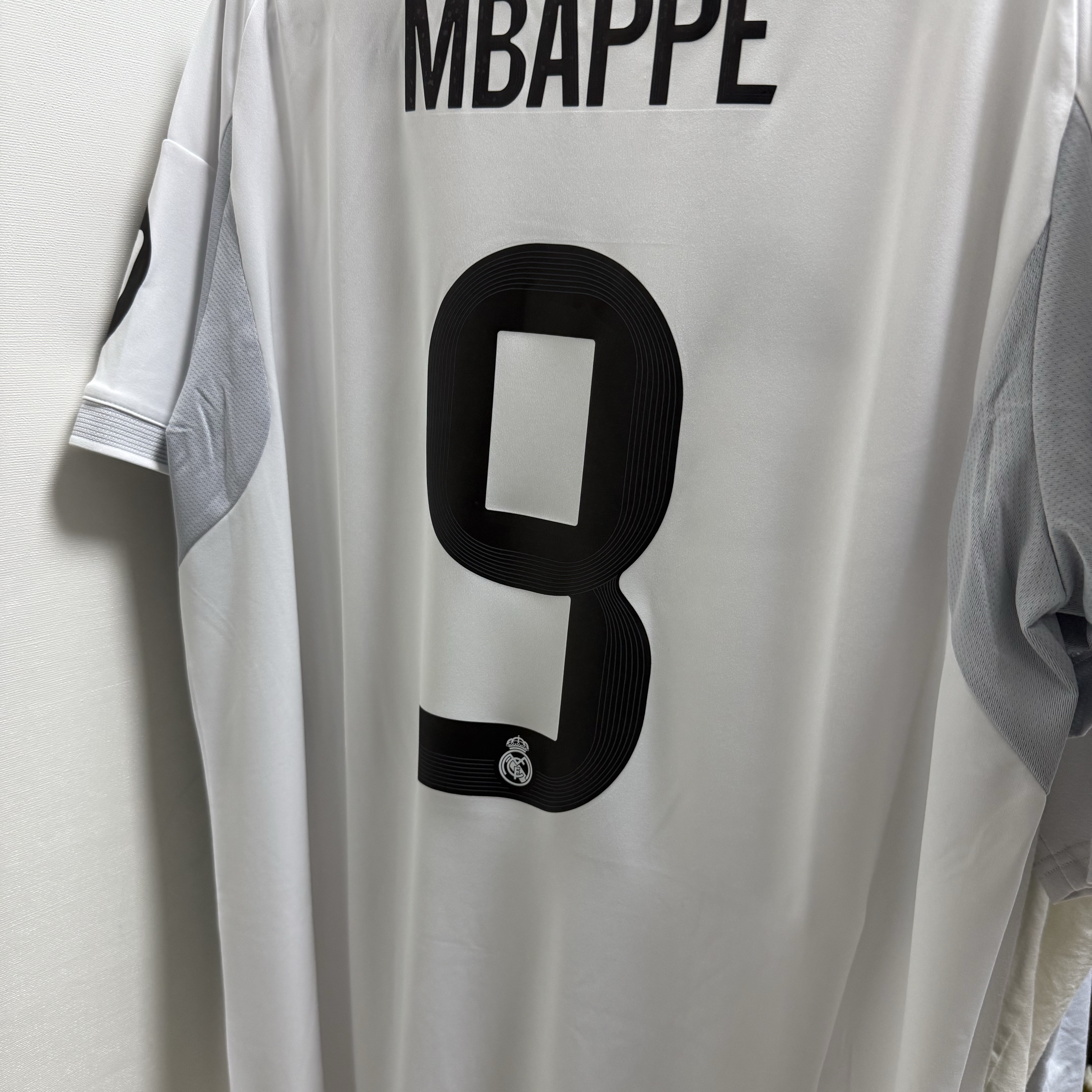 Adidas Real Madrid 2025/26 Home Authentic Jersey White - KR Sizing (Non Marking Ver.) 착용 스타일