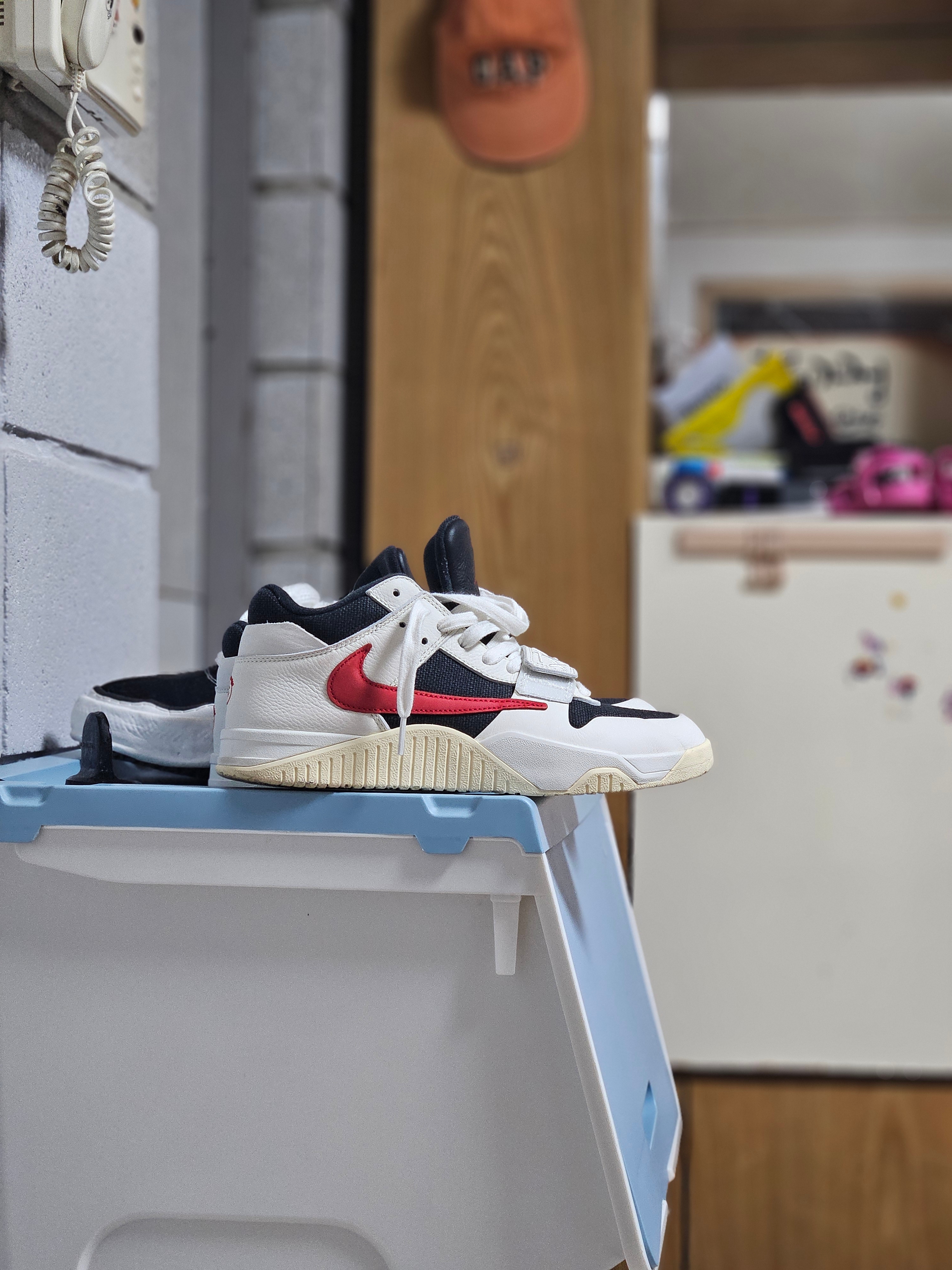 Jordan x Travis Scott Jumpman Jack TR University Red 착용 스타일