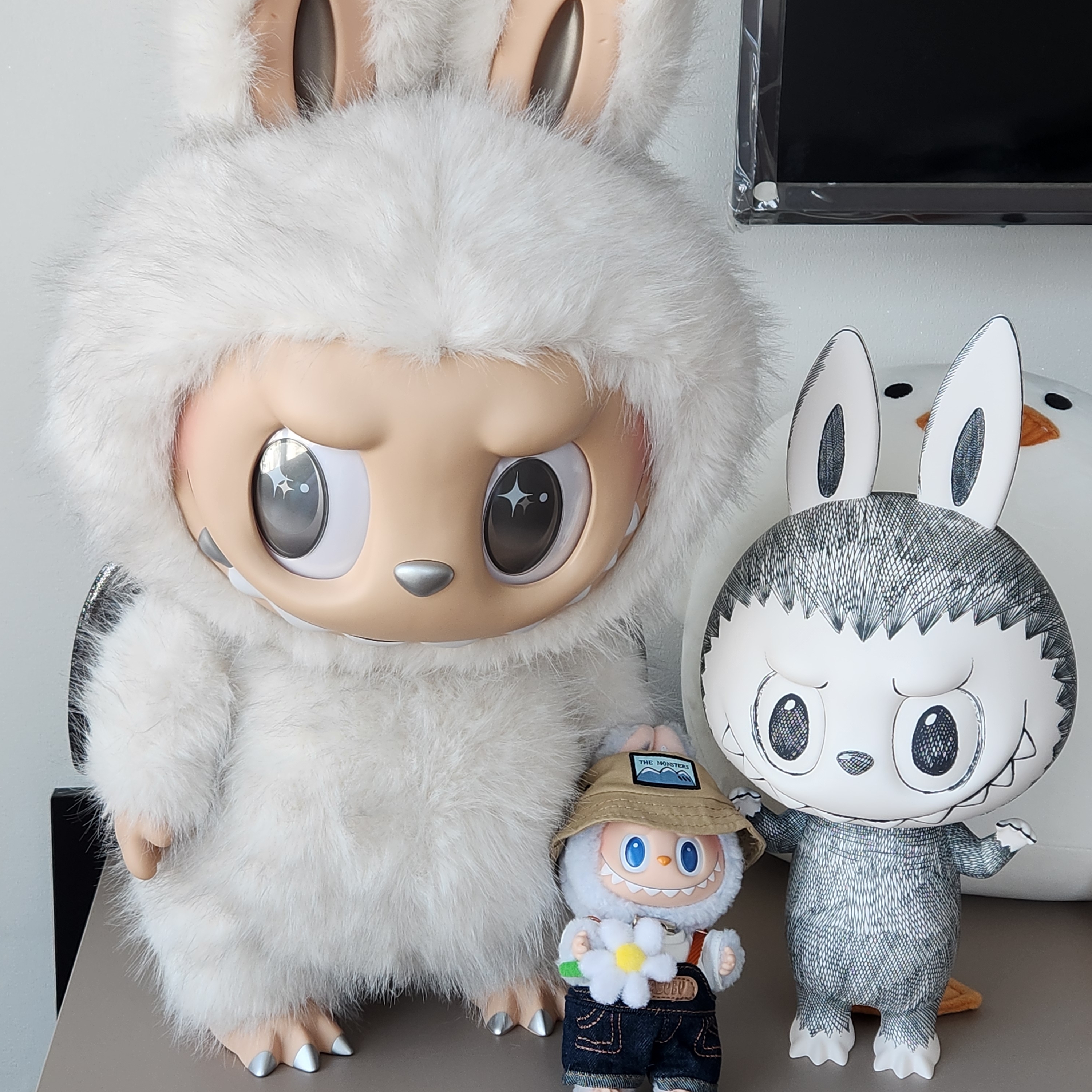 Pop Mart Mega Labubu Sketch 400%, Pop Mart The Monsters Zimomo Angel In Clouds Vinyl Face Doll 착용 스타일