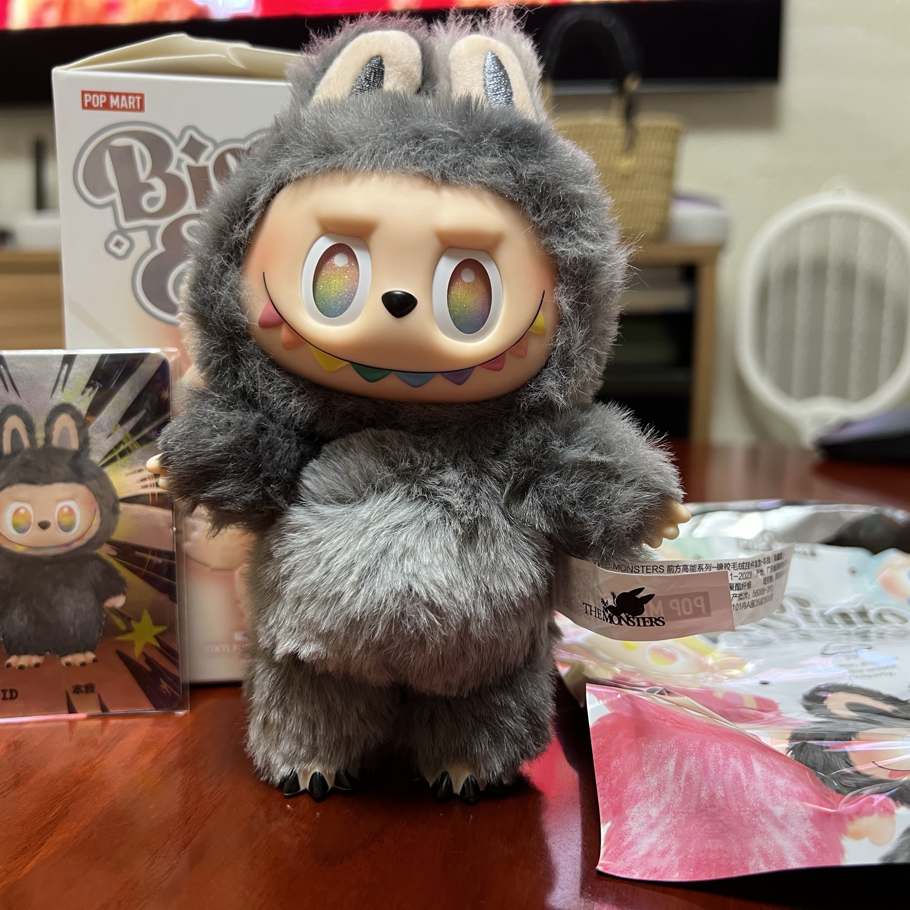 Pop Mart Labubu The Monsters Highlight Series ID Keyring (Opened Case) 착용 스타일