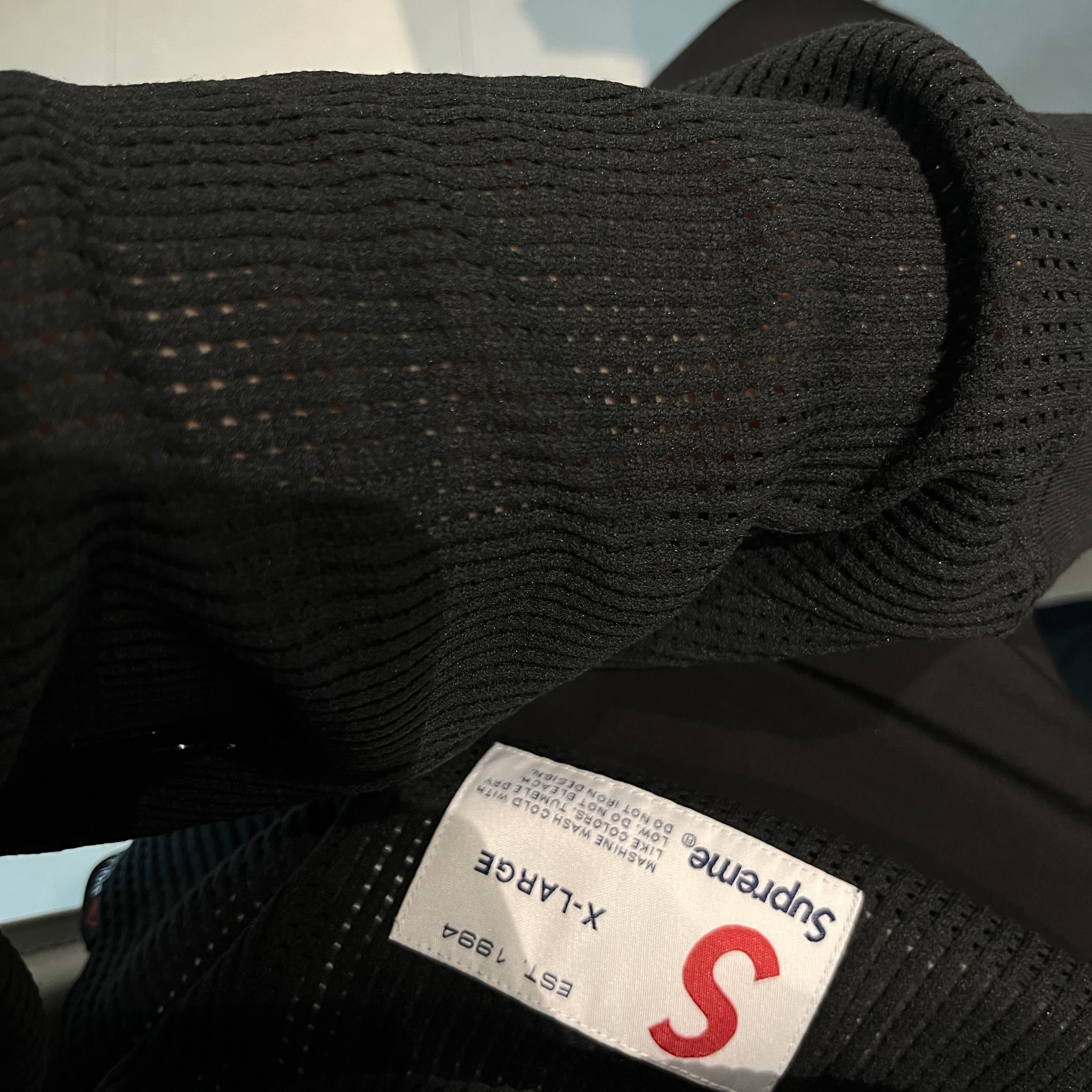 Supreme Polartec Mesh L/S Football Top Black - 25SS 착용 스타일 - 1