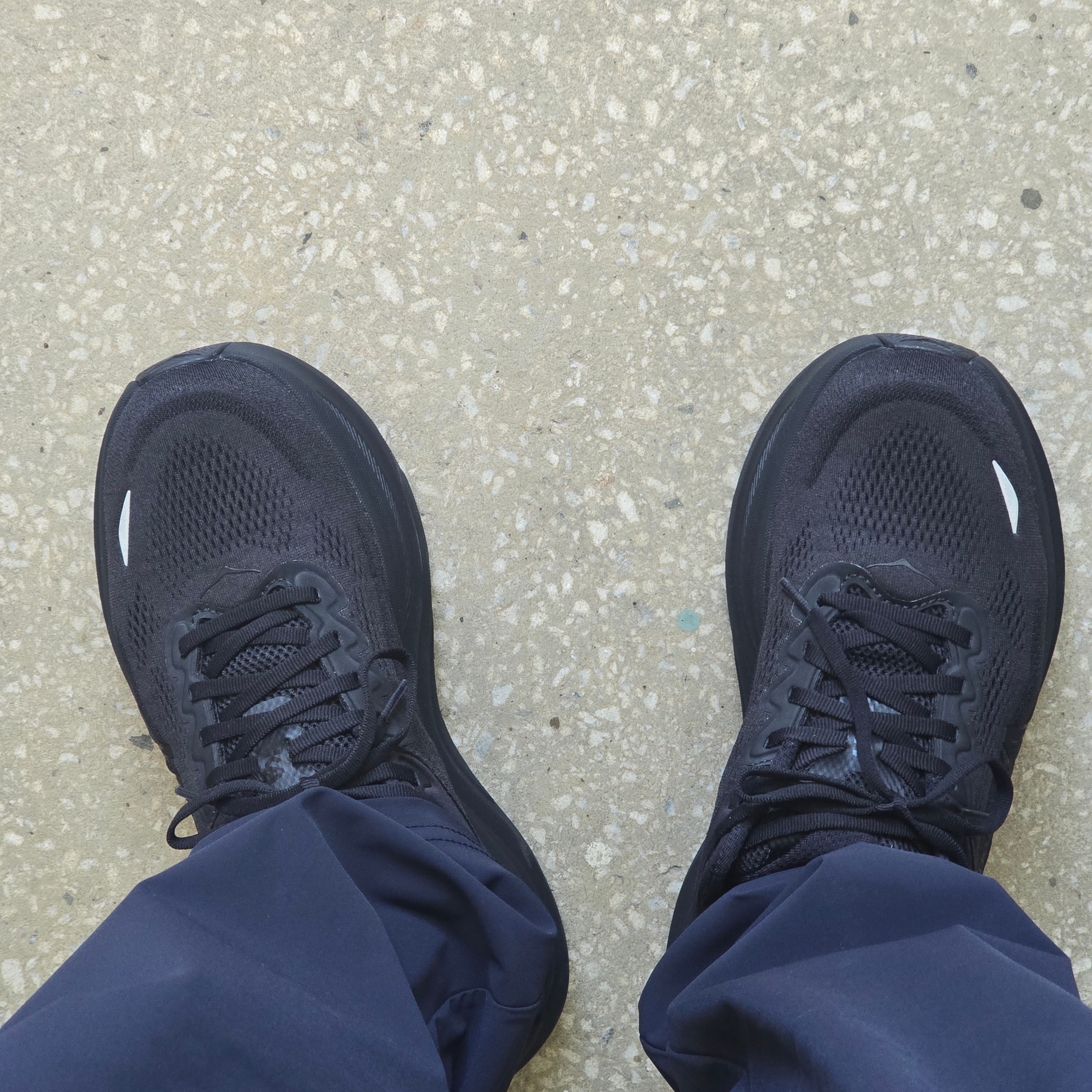 Hoka Bondi 9 Black - Wide 착용 스타일 - 1